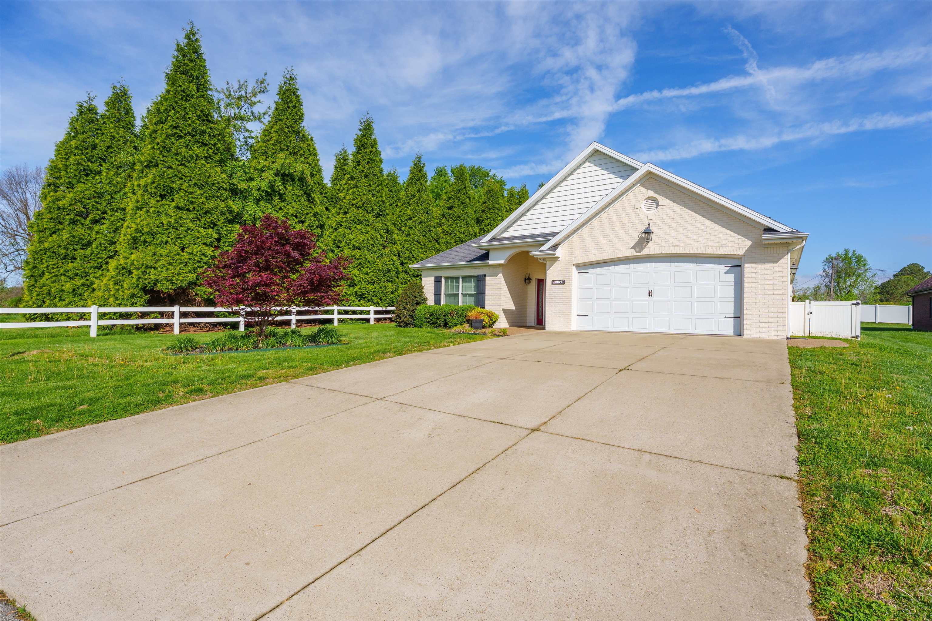 130 Oak Tree Lane, Calhoun, Kentucky 42327, 3 Bedrooms Bedrooms, ,2 BathroomsBathrooms,Single Family Residence,For Sale,Oak Tree Lane,92007