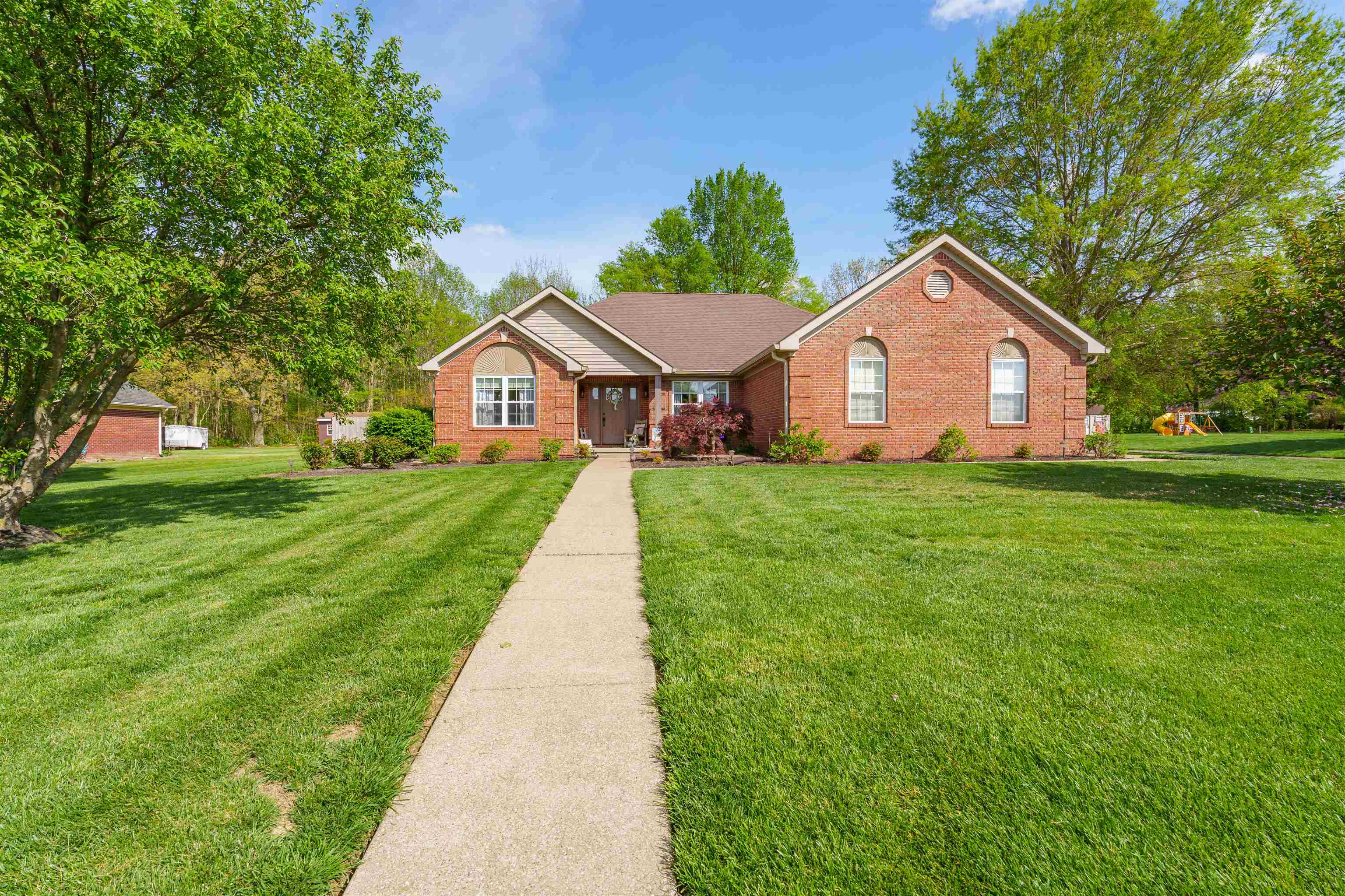 4800 Carlsbad Lane, Owensboro, Kentucky 42303, 3 Bedrooms Bedrooms, ,2 BathroomsBathrooms,Single Family Residence,For Sale,Carlsbad Lane,92010