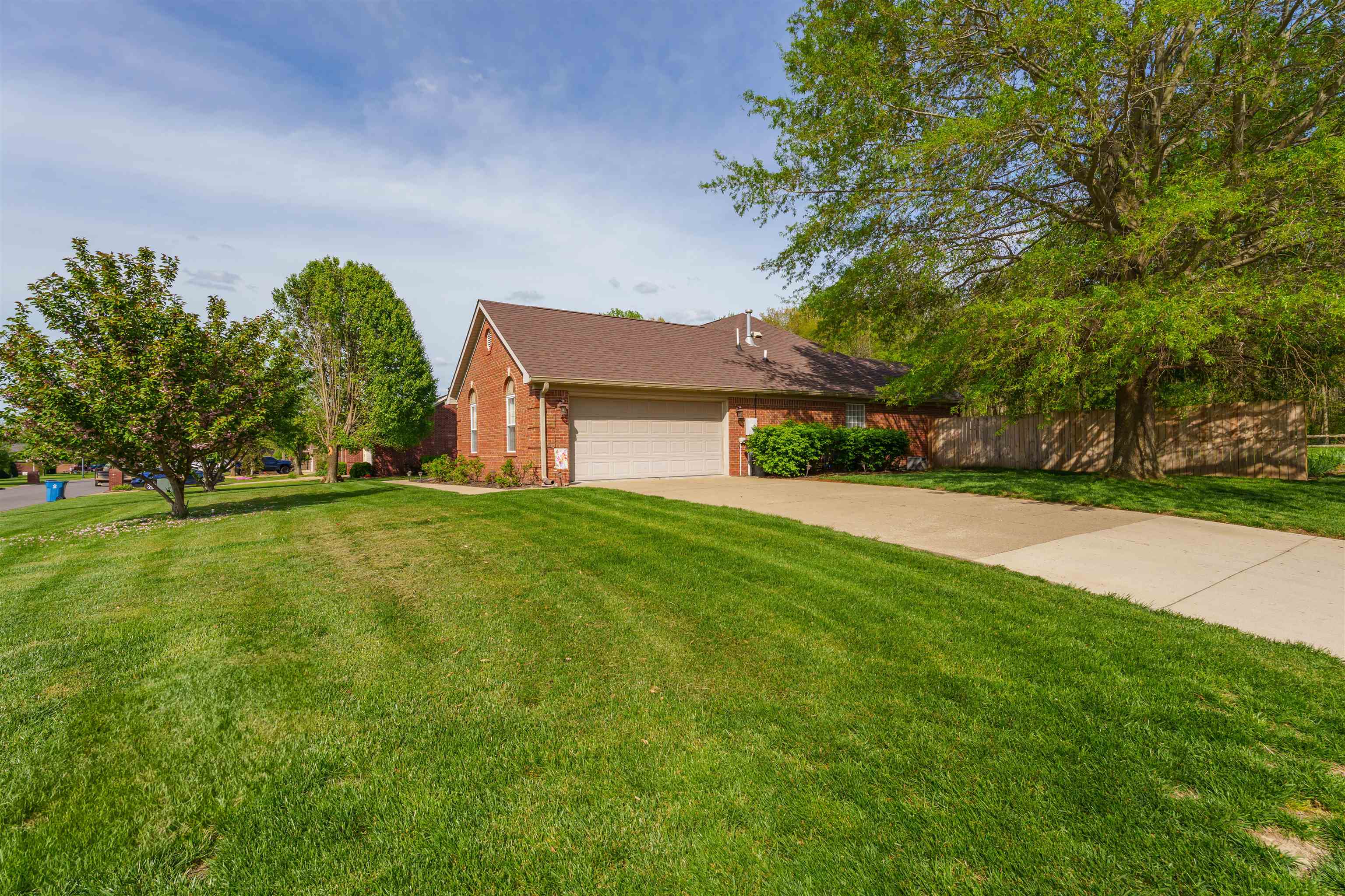 4800 Carlsbad Lane, Owensboro, Kentucky 42303, 3 Bedrooms Bedrooms, ,2 BathroomsBathrooms,Single Family Residence,For Sale,Carlsbad Lane,92010