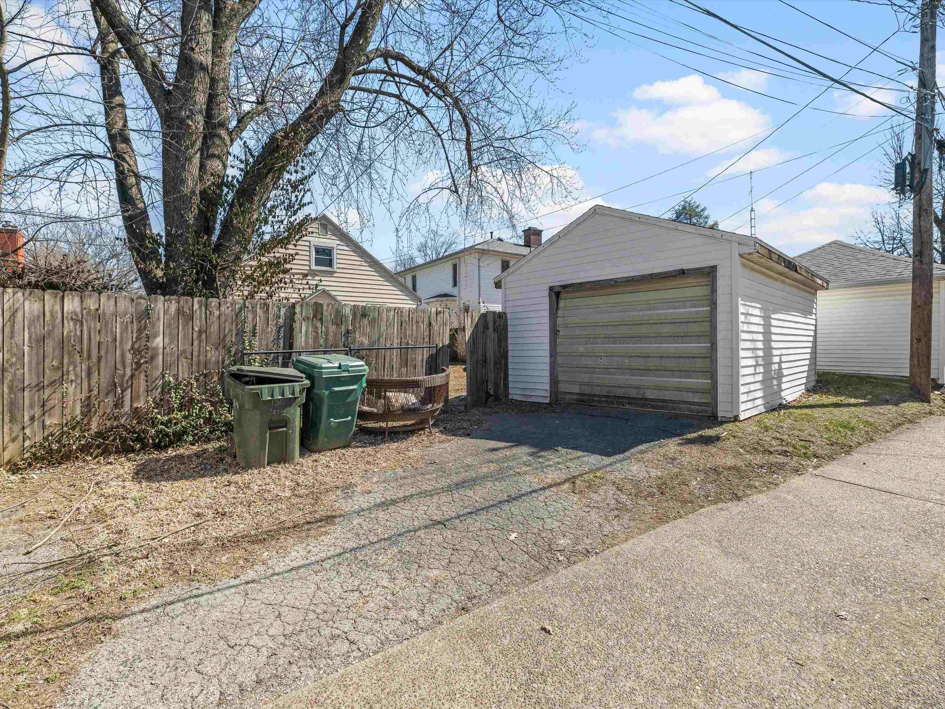 1310 Cedar Street, Owensboro, Kentucky 42301, 3 Bedrooms Bedrooms, ,1 BathroomBathrooms,Single Family Residence,For Sale,Cedar Street,92013