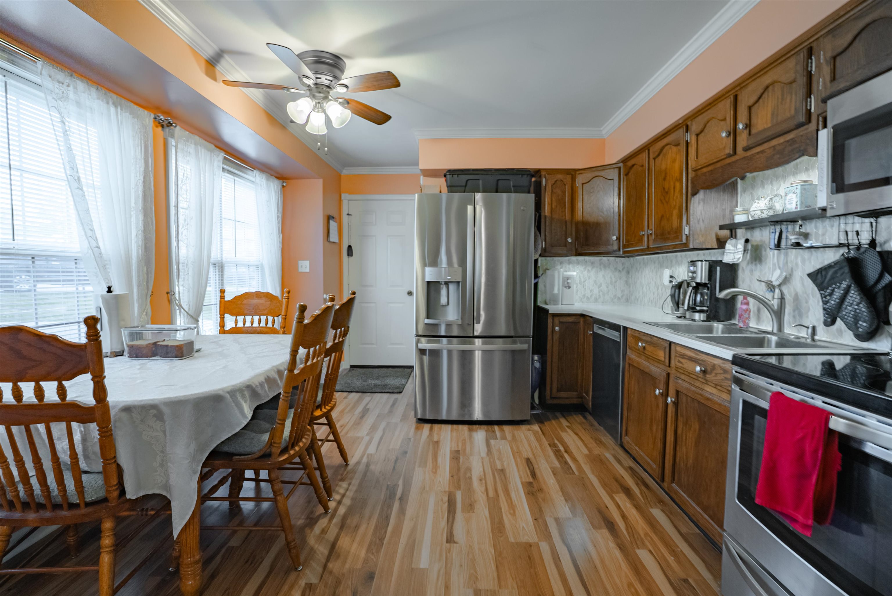 6644 Yorktown Court, NEWBURGH, Indiana 47630, 4 Bedrooms Bedrooms, ,2 BathroomsBathrooms,Single Family Residence,For Sale,Yorktown Court,92020