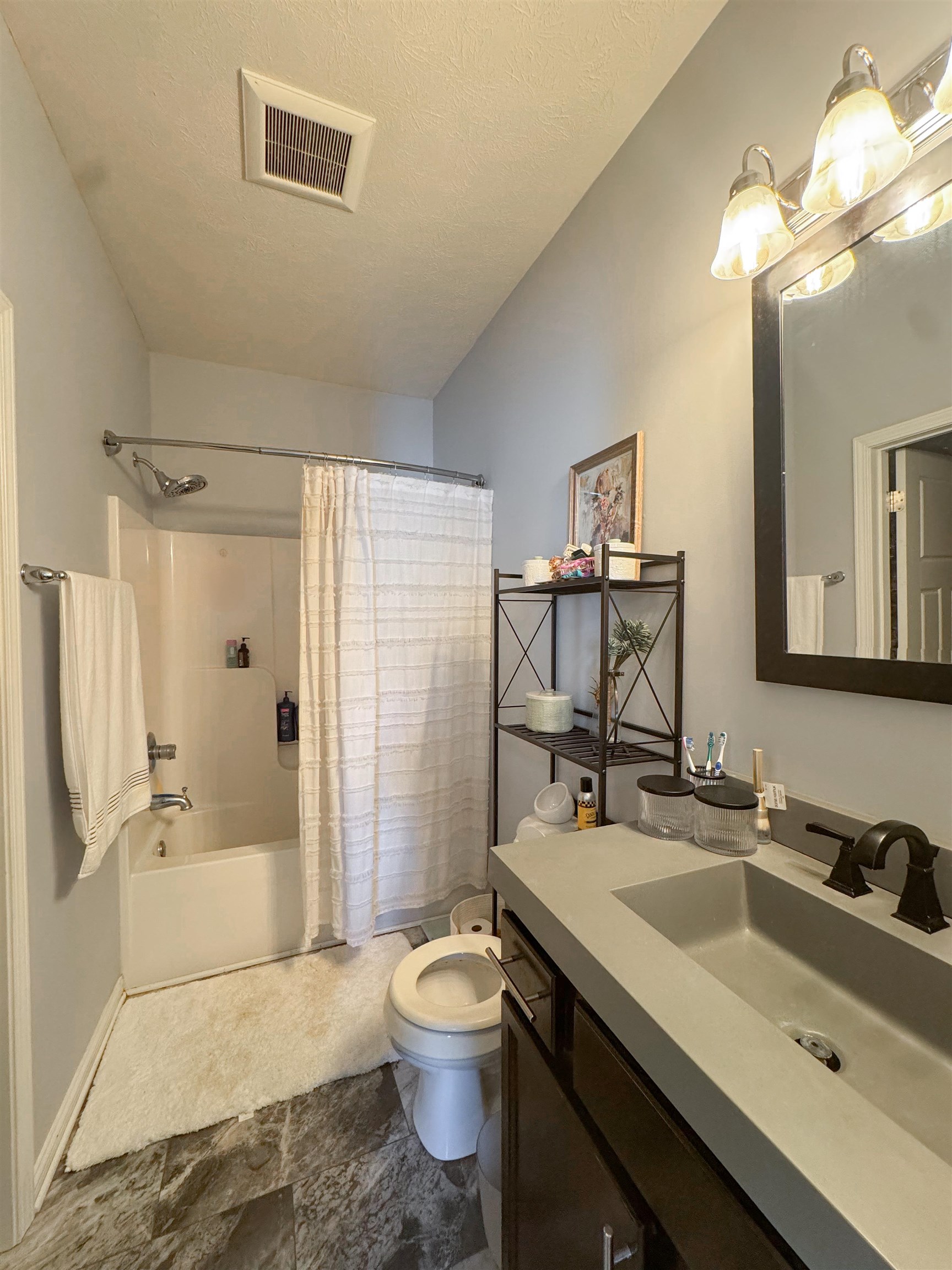 6431 Autumn Valley Trce, Utica, Kentucky 42376, 3 Bedrooms Bedrooms, ,2 BathroomsBathrooms,Single Family Residence,For Sale,Autumn Valley Trce,92031