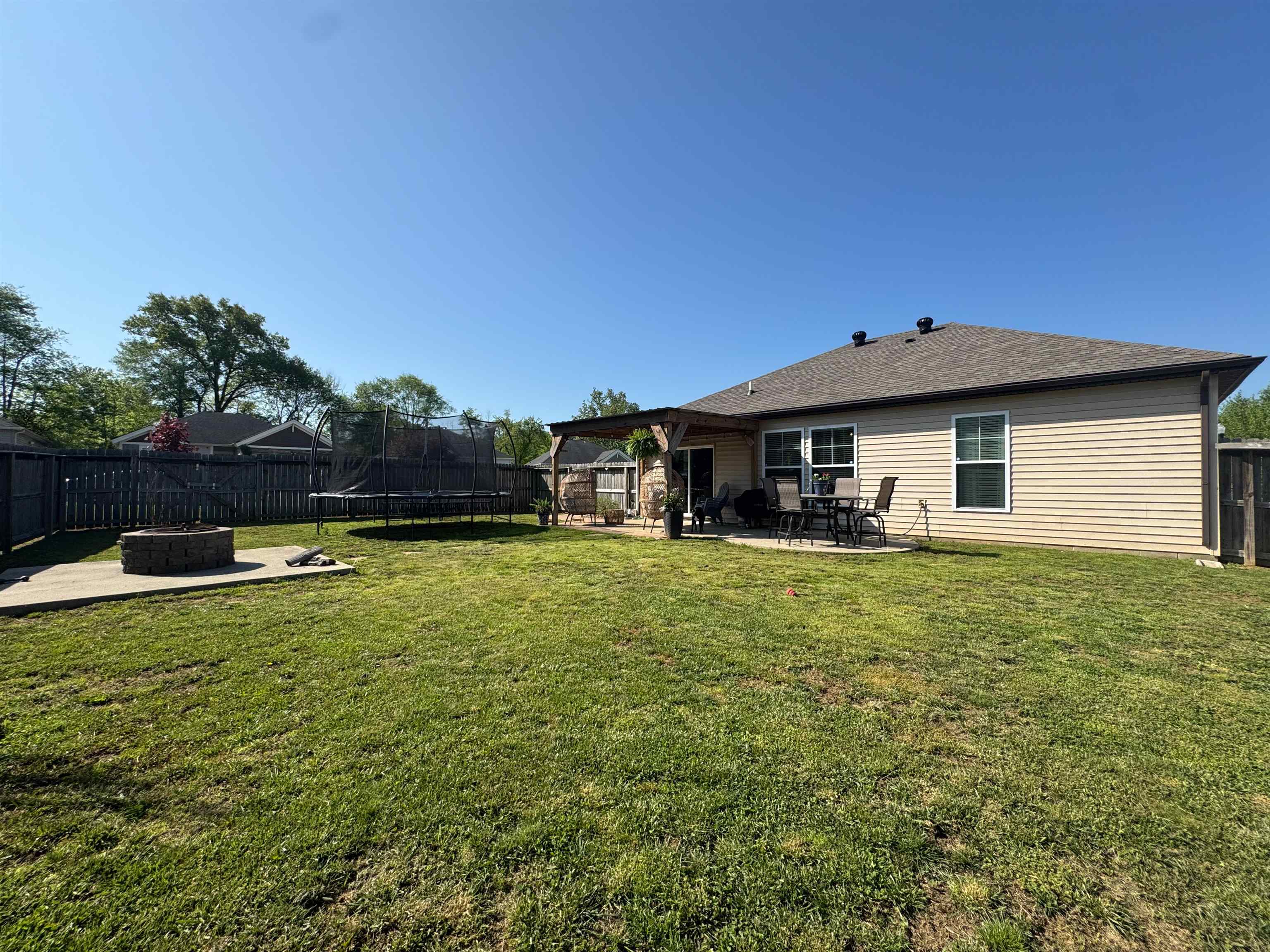 6431 Autumn Valley Trce, Utica, Kentucky 42376, 3 Bedrooms Bedrooms, ,2 BathroomsBathrooms,Single Family Residence,For Sale,Autumn Valley Trce,92031