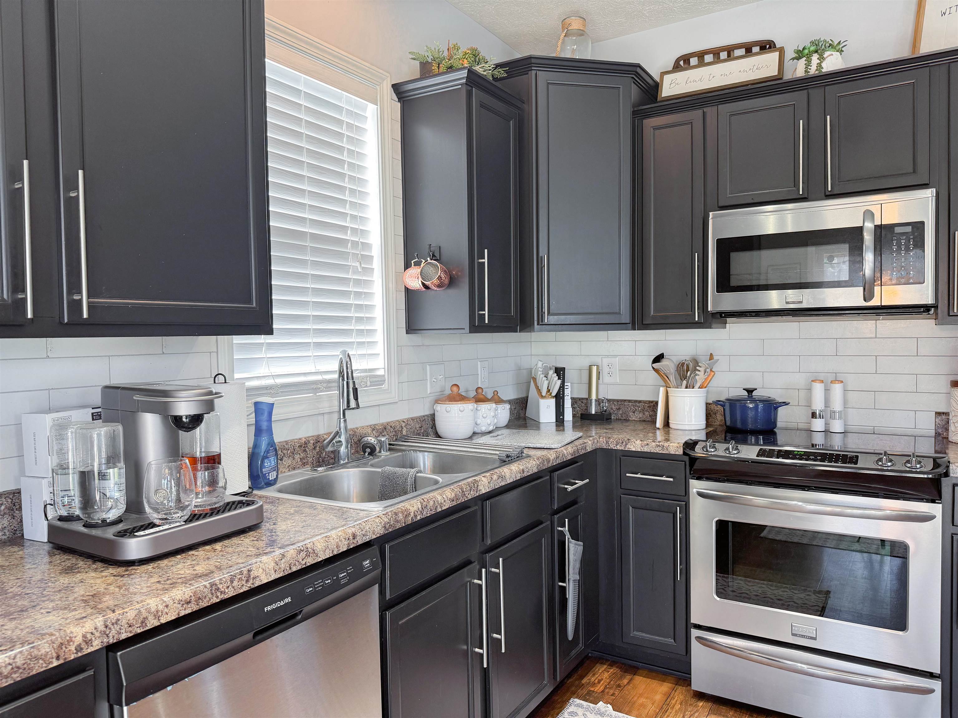 6431 Autumn Valley Trce, Utica, Kentucky 42376, 3 Bedrooms Bedrooms, ,2 BathroomsBathrooms,Single Family Residence,For Sale,Autumn Valley Trce,92031