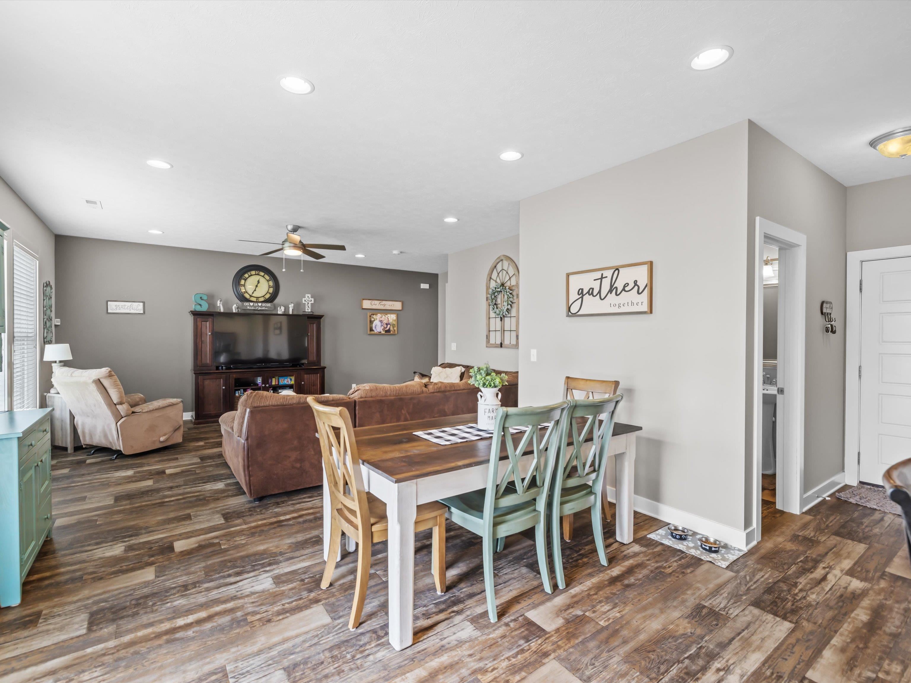 2303 Blossom Ct., Utica, Kentucky 42376, 4 Bedrooms Bedrooms, ,2 BathroomsBathrooms,Single Family Residence,For Sale,Blossom Ct.,92033