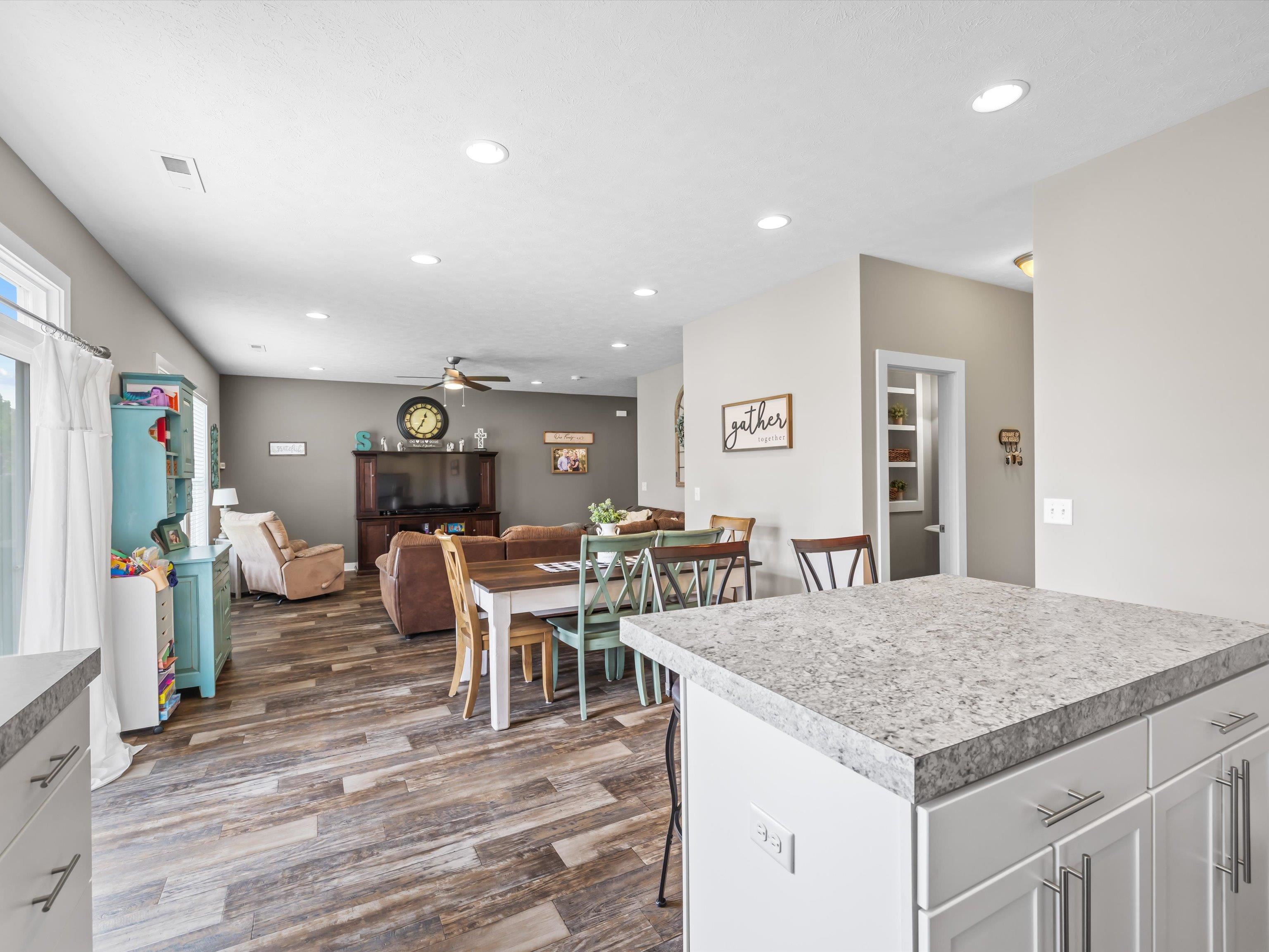 2303 Blossom Ct., Utica, Kentucky 42376, 4 Bedrooms Bedrooms, ,2 BathroomsBathrooms,Single Family Residence,For Sale,Blossom Ct.,92033