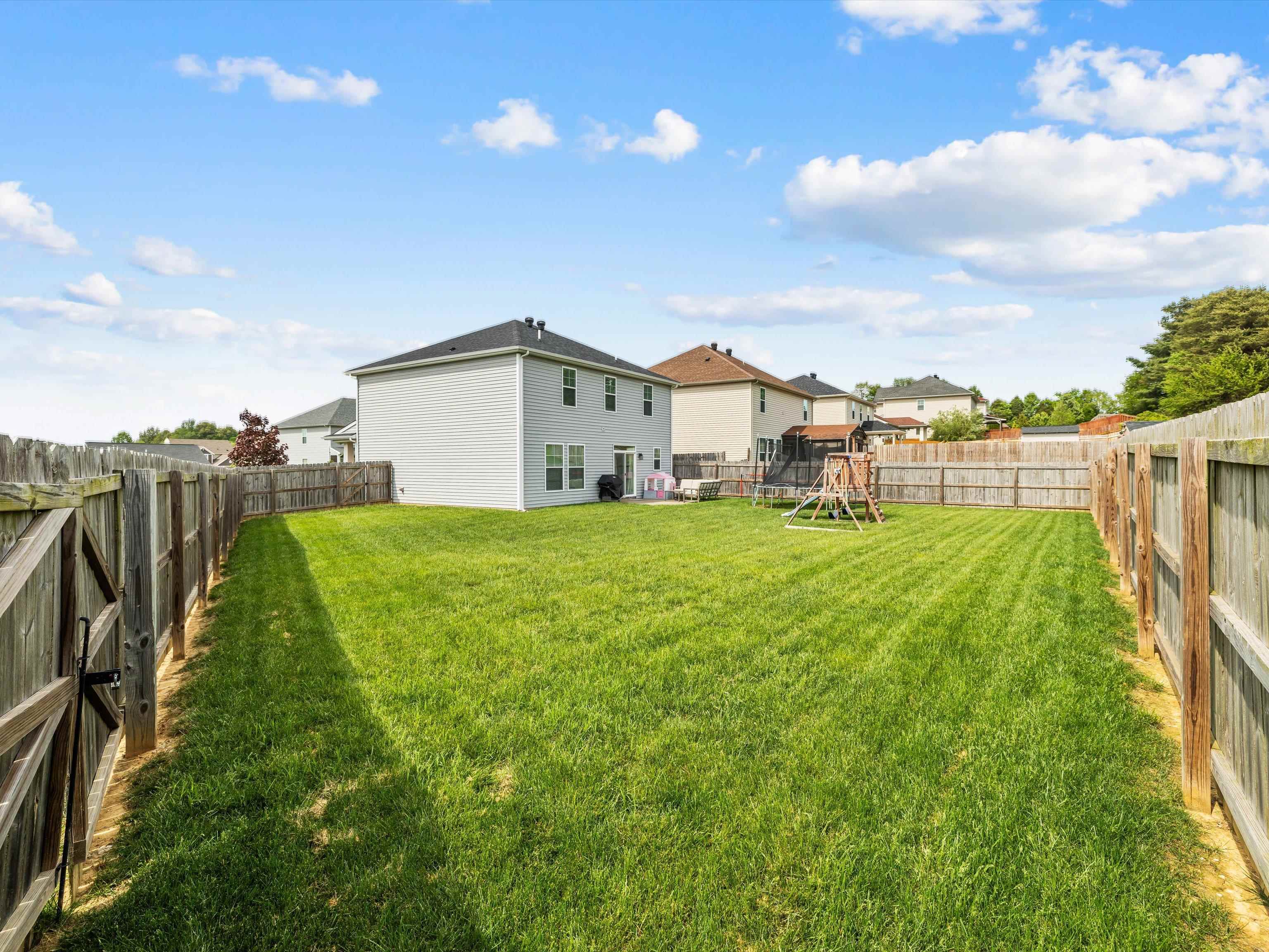 2303 Blossom Ct., Utica, Kentucky 42376, 4 Bedrooms Bedrooms, ,2 BathroomsBathrooms,Single Family Residence,For Sale,Blossom Ct.,92033