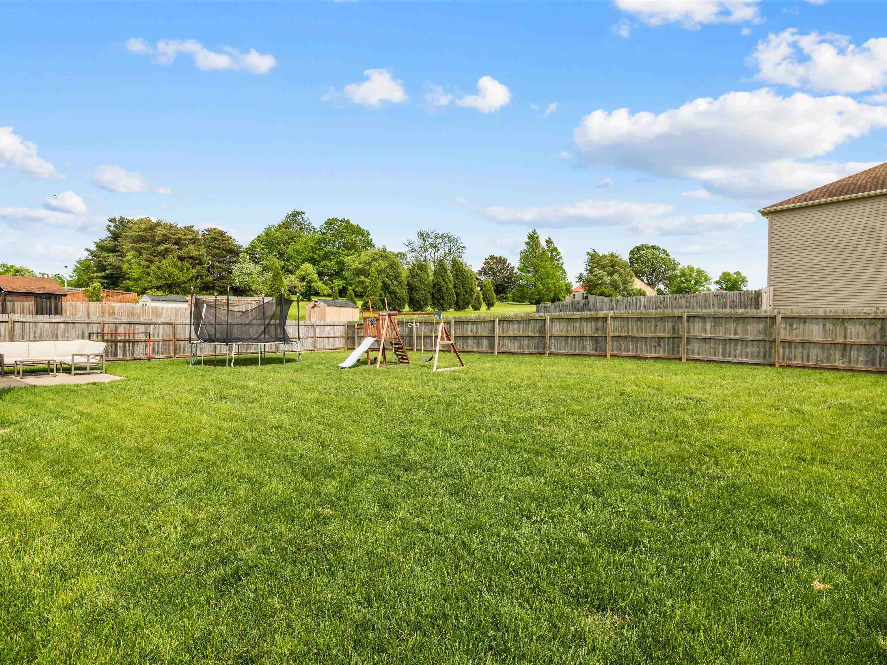 2303 Blossom Ct., Utica, Kentucky 42376, 4 Bedrooms Bedrooms, ,2 BathroomsBathrooms,Single Family Residence,For Sale,Blossom Ct.,92033