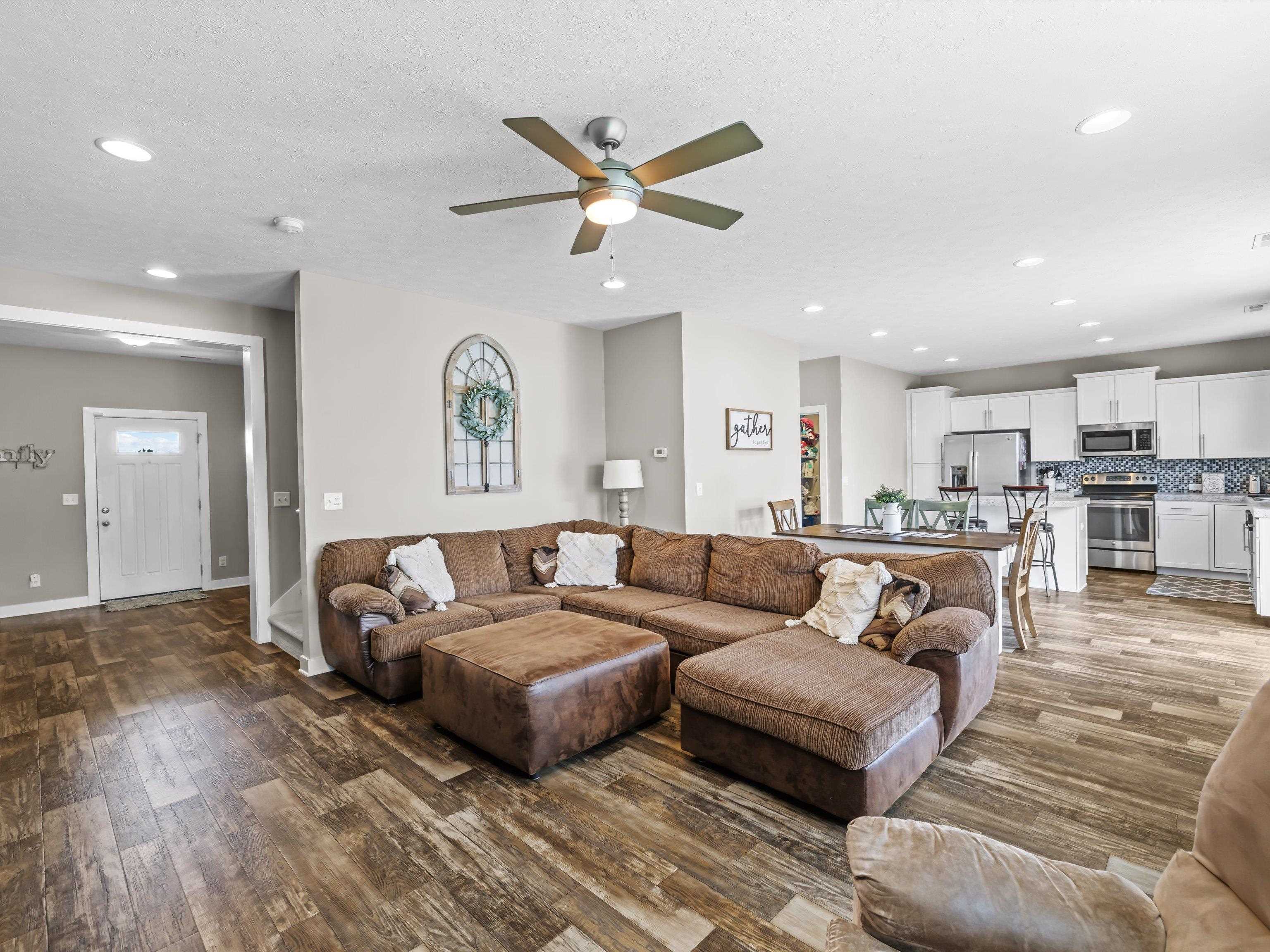 2303 Blossom Ct., Utica, Kentucky 42376, 4 Bedrooms Bedrooms, ,2 BathroomsBathrooms,Single Family Residence,For Sale,Blossom Ct.,92033