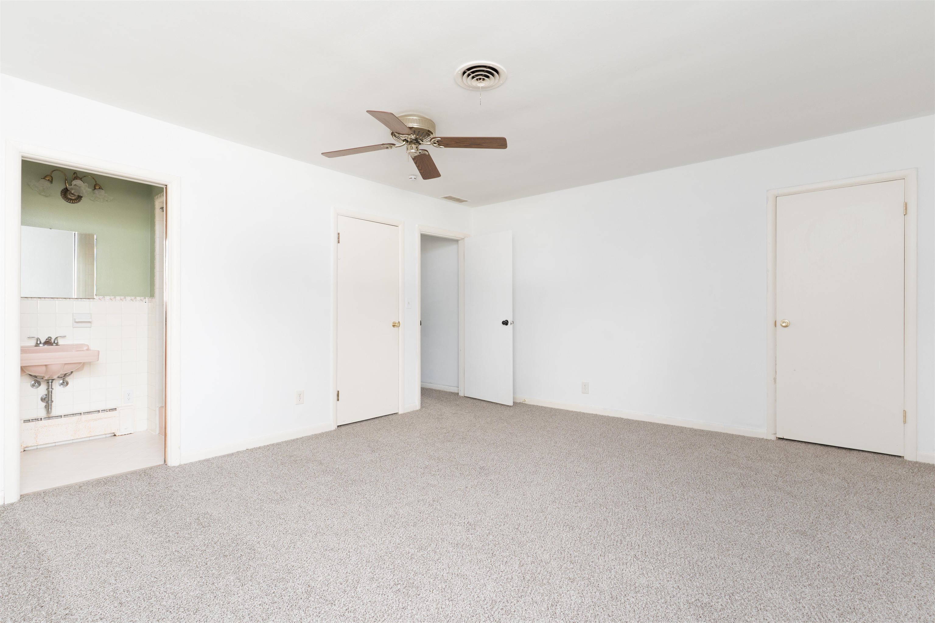 1664 Roosevelt Rd, Owensboro, Kentucky 42301, 4 Bedrooms Bedrooms, ,4 BathroomsBathrooms,Single Family Residence,For Sale,Roosevelt Rd,92036