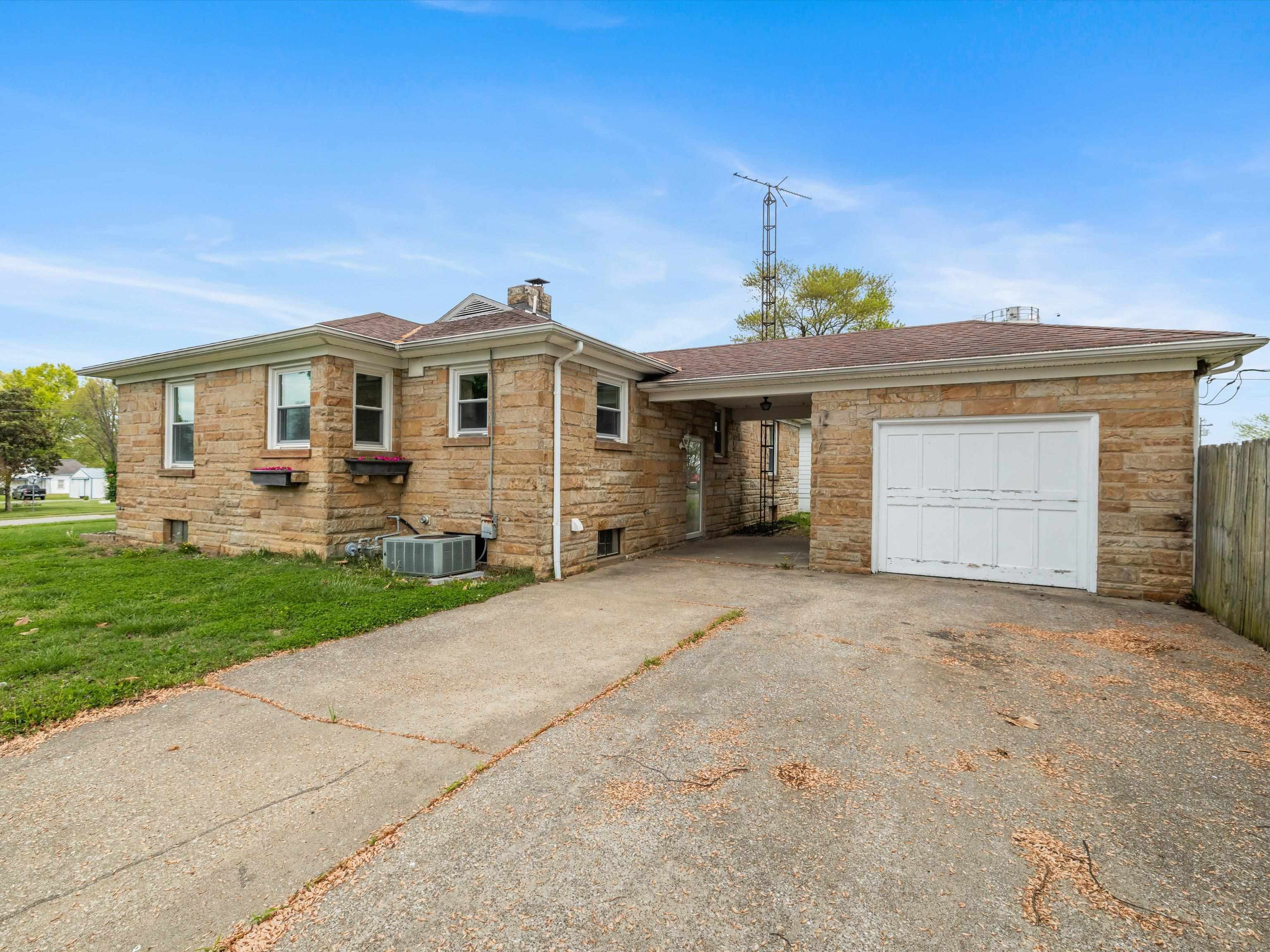 295 Caroline St., Lewisport, Kentucky 42351, 3 Bedrooms Bedrooms, ,2 BathroomsBathrooms,Single Family Residence,For Sale,Caroline St.,92037
