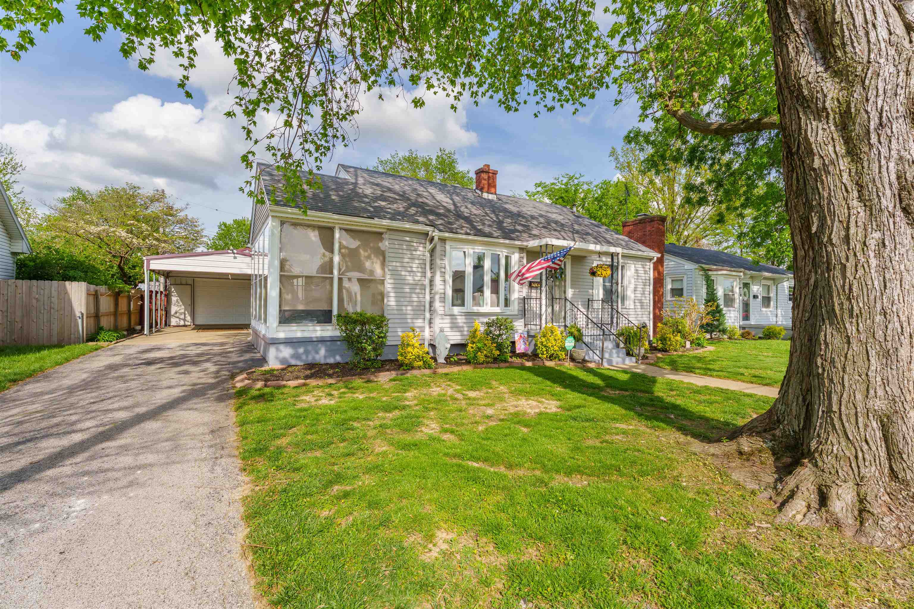 253 Riverside Dr, Owensboro, Kentucky 42303, 3 Bedrooms Bedrooms, ,1 BathroomBathrooms,Single Family Residence,For Sale,Riverside Dr,92038