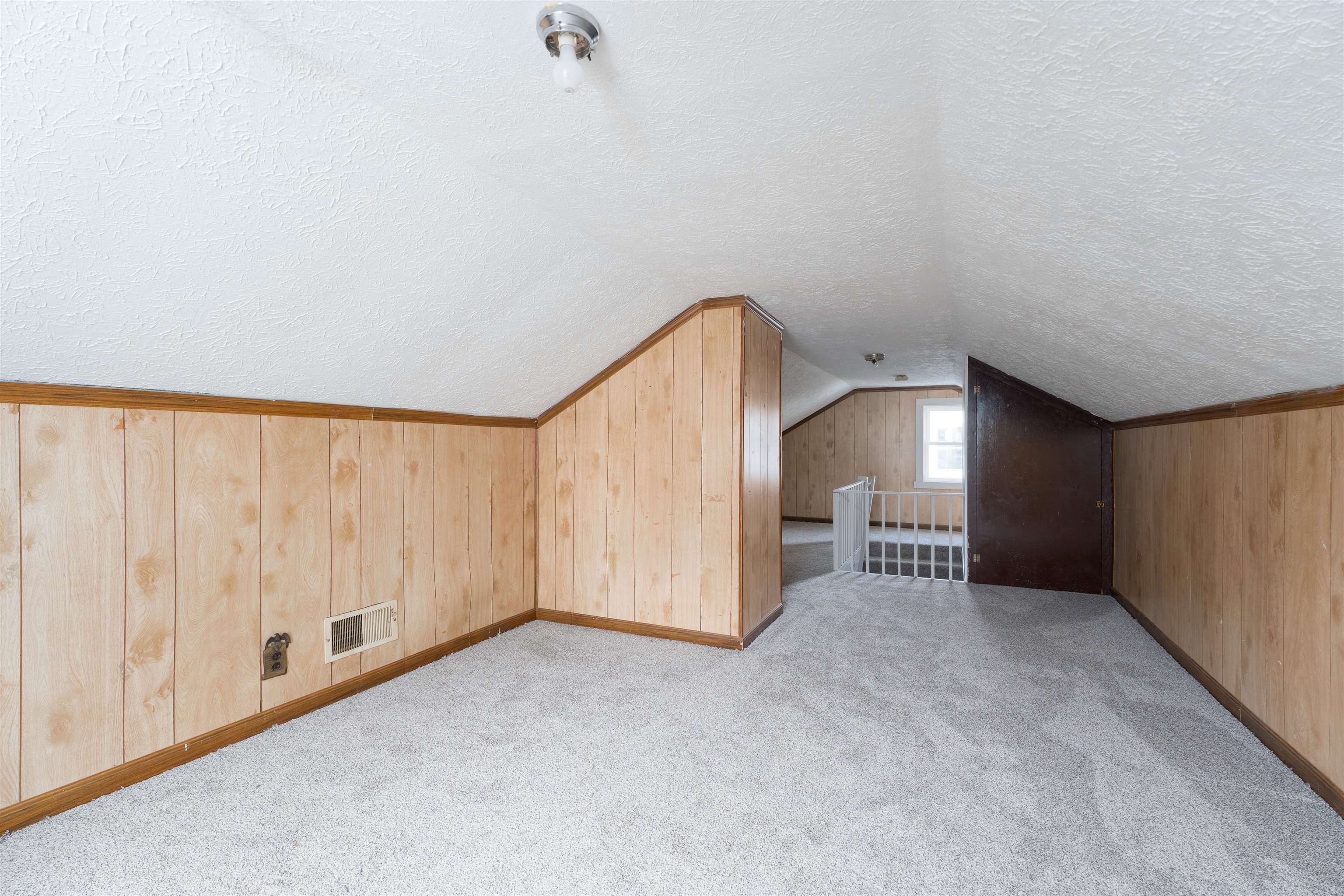 253 Riverside Dr, Owensboro, Kentucky 42303, 3 Bedrooms Bedrooms, ,1 BathroomBathrooms,Single Family Residence,For Sale,Riverside Dr,92038
