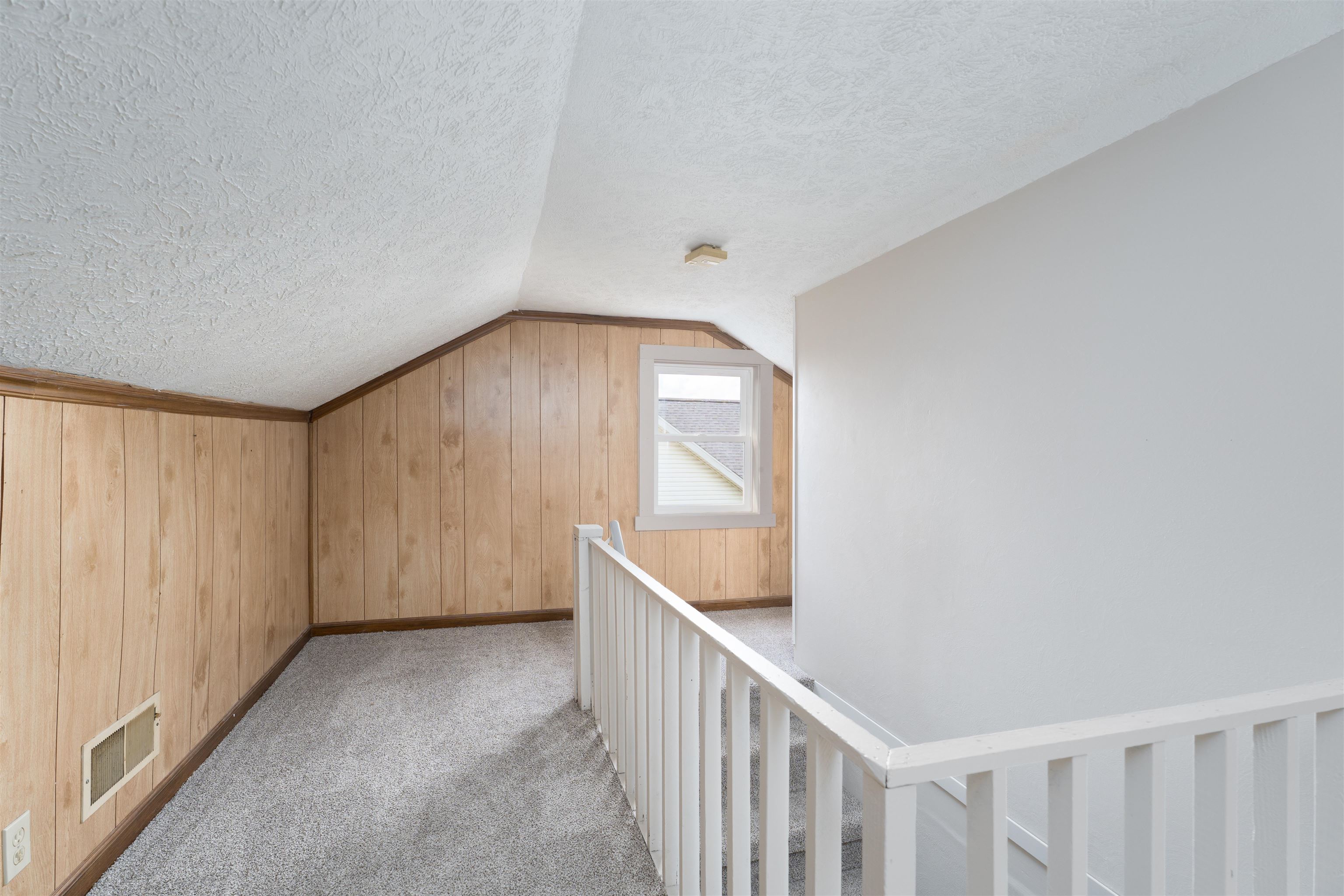 253 Riverside Dr, Owensboro, Kentucky 42303, 3 Bedrooms Bedrooms, ,1 BathroomBathrooms,Single Family Residence,For Sale,Riverside Dr,92038