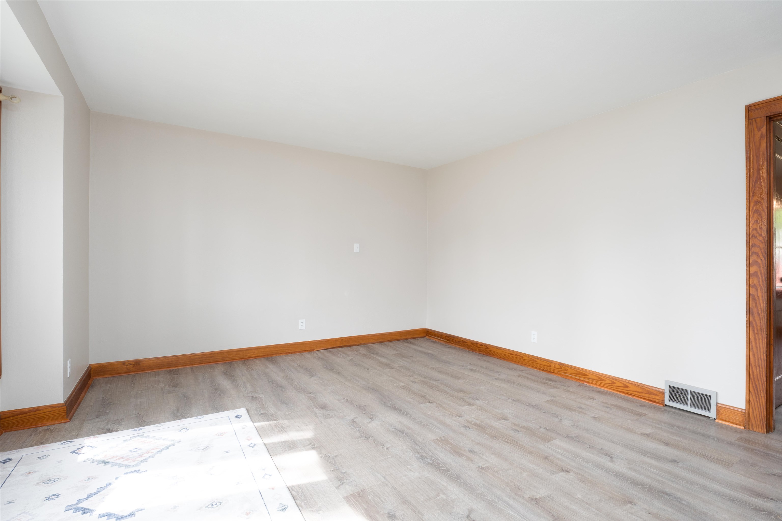 253 Riverside Dr, Owensboro, Kentucky 42303, 3 Bedrooms Bedrooms, ,1 BathroomBathrooms,Single Family Residence,For Sale,Riverside Dr,92038
