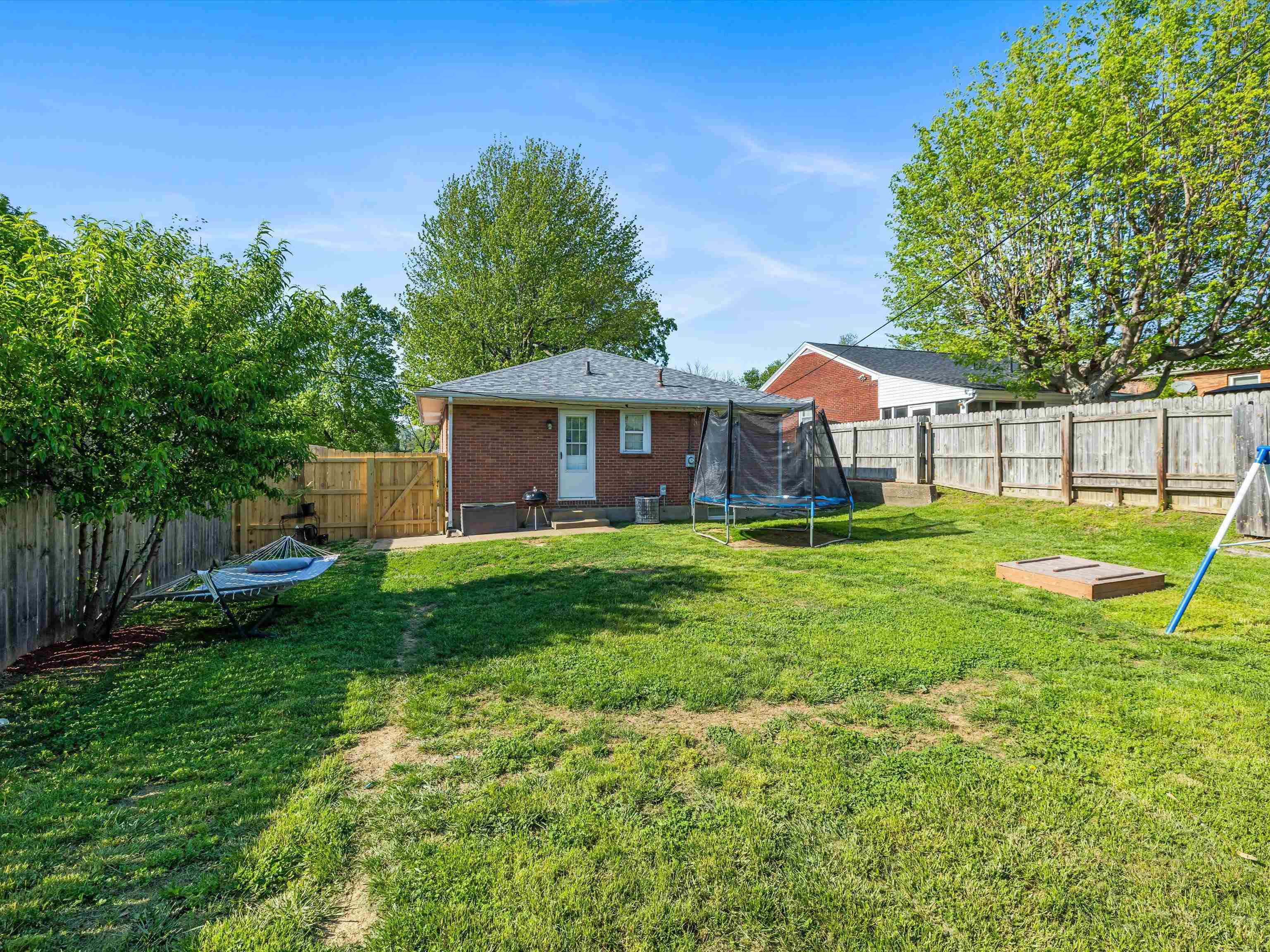 1712 26Th St, Owensboro, Kentucky 42303, 3 Bedrooms Bedrooms, ,1 BathroomBathrooms,Single Family Residence,For Sale,26Th St,92039