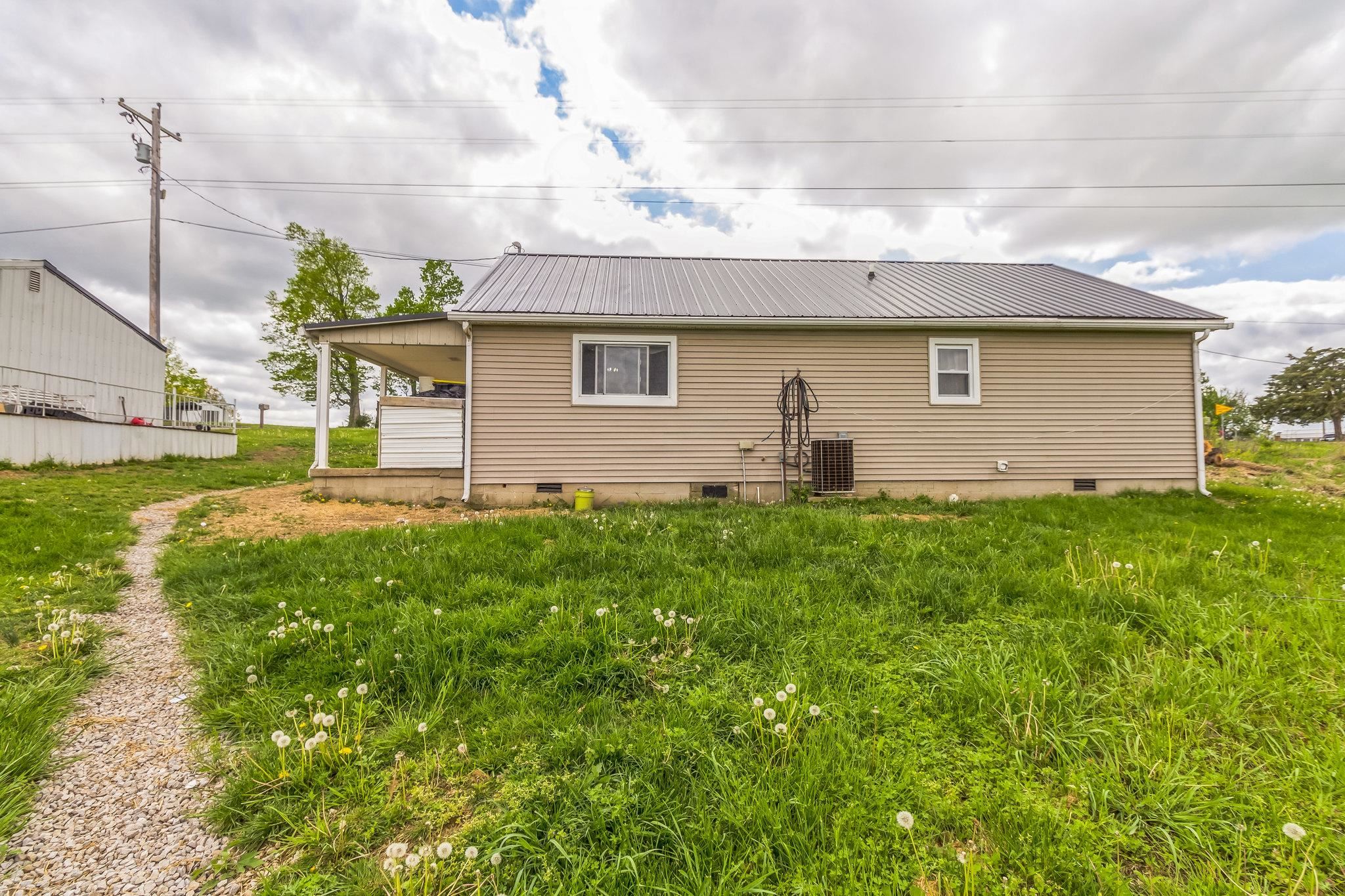 9510 Anneta Rd, Leitchfield, Kentucky 42754, 3 Bedrooms Bedrooms, ,1 BathroomBathrooms,Single Family Residence,For Sale,Anneta Rd,92040