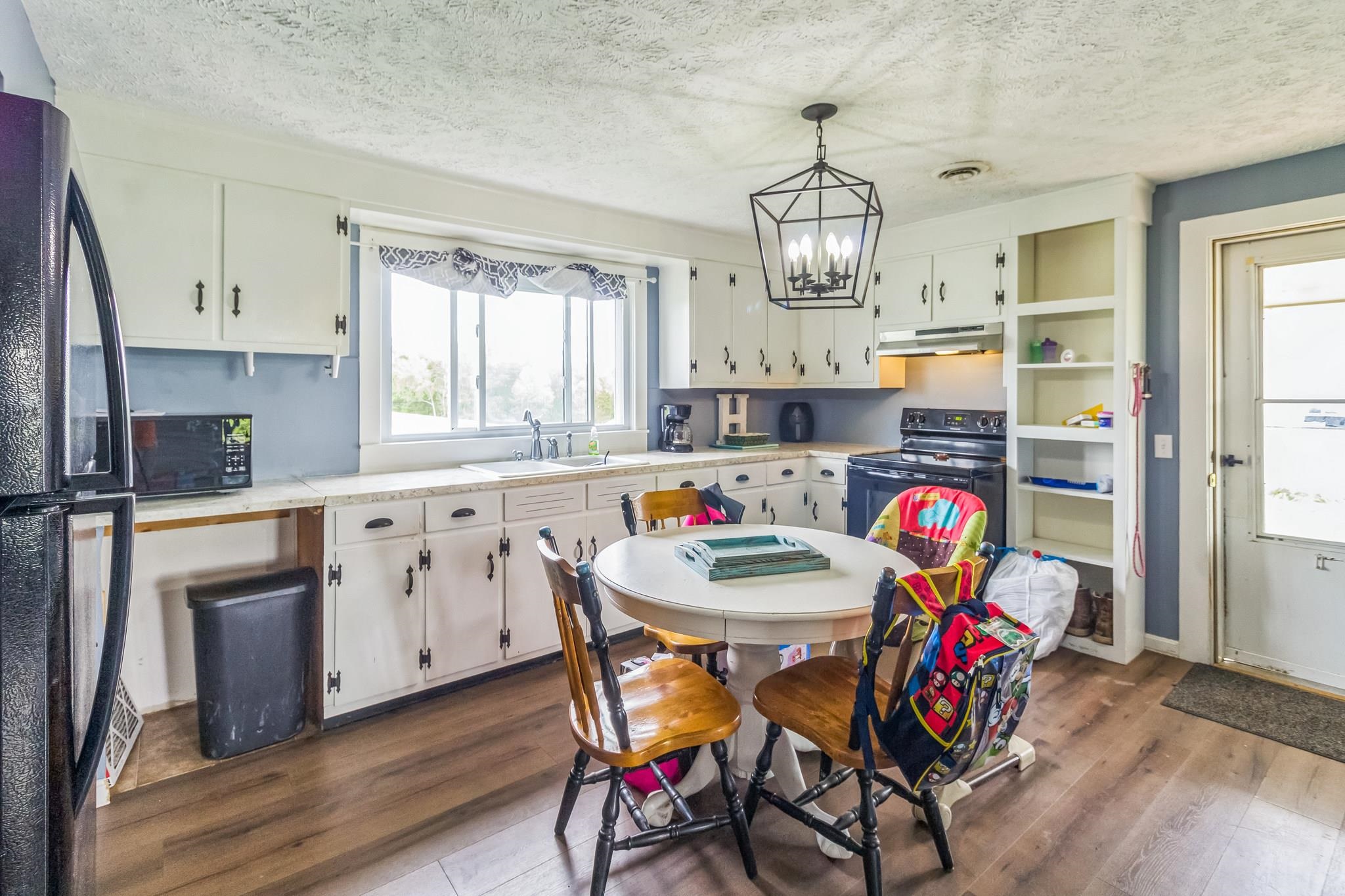 9510 Anneta Rd, Leitchfield, Kentucky 42754, 3 Bedrooms Bedrooms, ,1 BathroomBathrooms,Single Family Residence,For Sale,Anneta Rd,92040