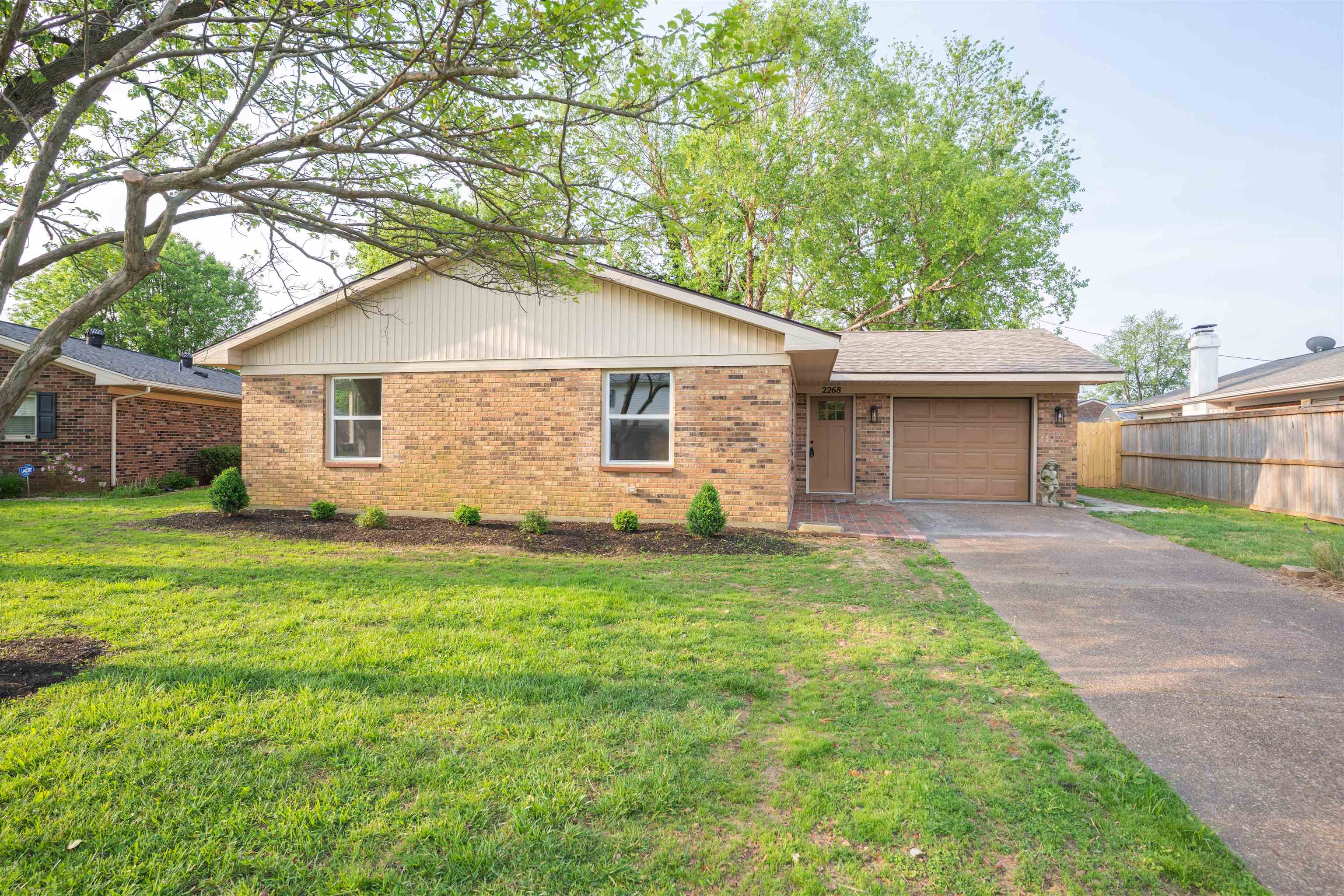 2268 Twenty Grand Avenue, Owensboro, Kentucky 42301, 3 Bedrooms Bedrooms, ,2 BathroomsBathrooms,Single Family Residence,For Sale,Twenty Grand Avenue,92042