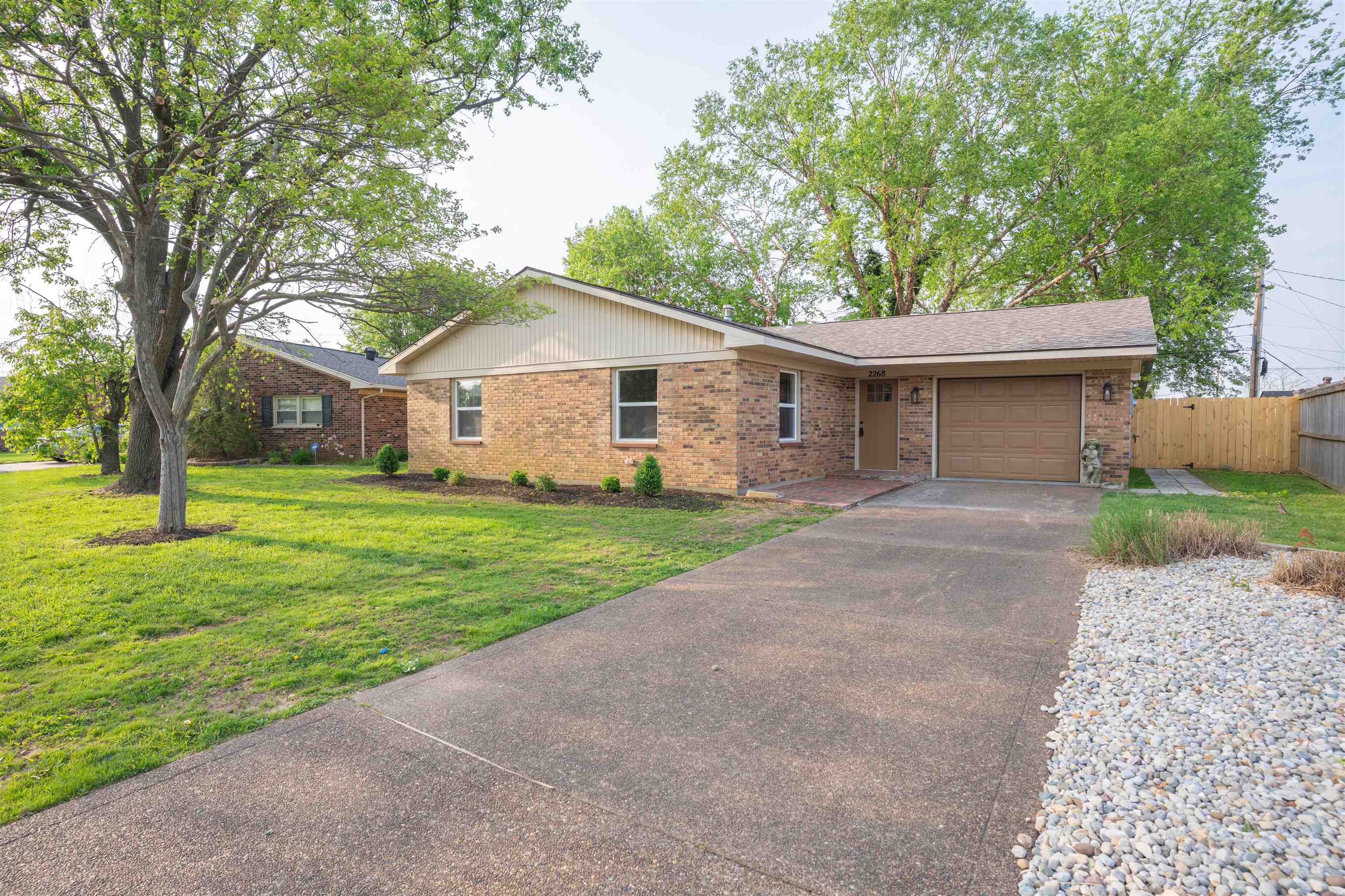 2268 Twenty Grand Avenue, Owensboro, Kentucky 42301, 3 Bedrooms Bedrooms, ,2 BathroomsBathrooms,Single Family Residence,For Sale,Twenty Grand Avenue,92042