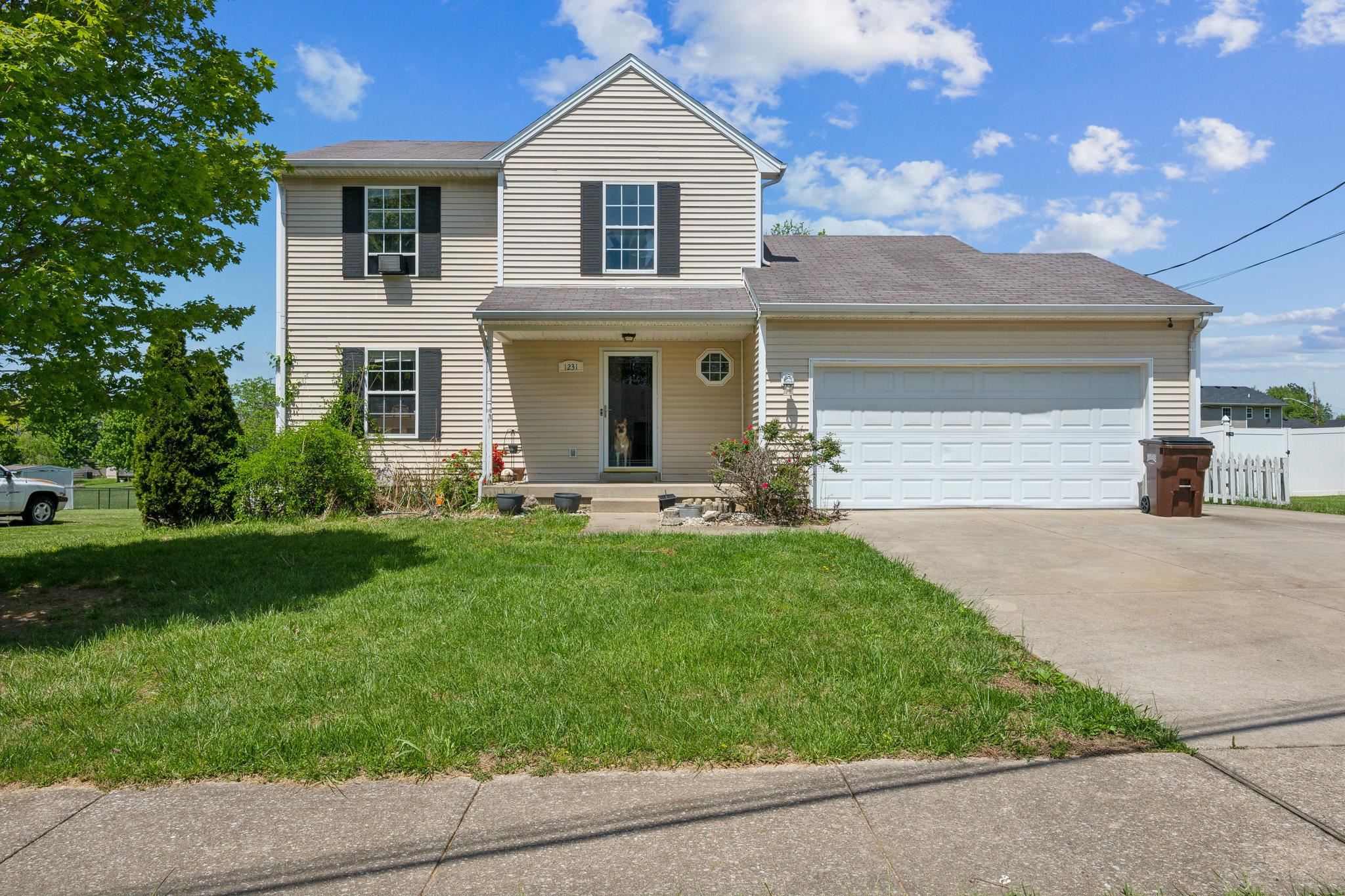 1231 Eastern Street, Elizabethtown, Kentucky 42701, 3 Bedrooms Bedrooms, ,2 BathroomsBathrooms,Single Family Residence,For Sale,Eastern Street,92043