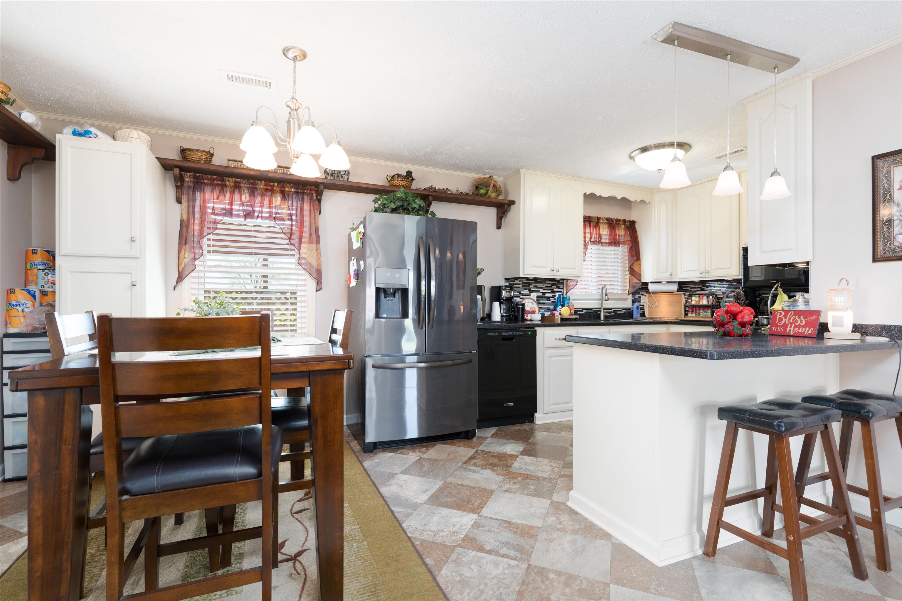 1570 Fogle Road, Owensboro, Kentucky 42301, 3 Bedrooms Bedrooms, ,1 BathroomBathrooms,Single Family Residence,For Sale,Fogle Road,92044