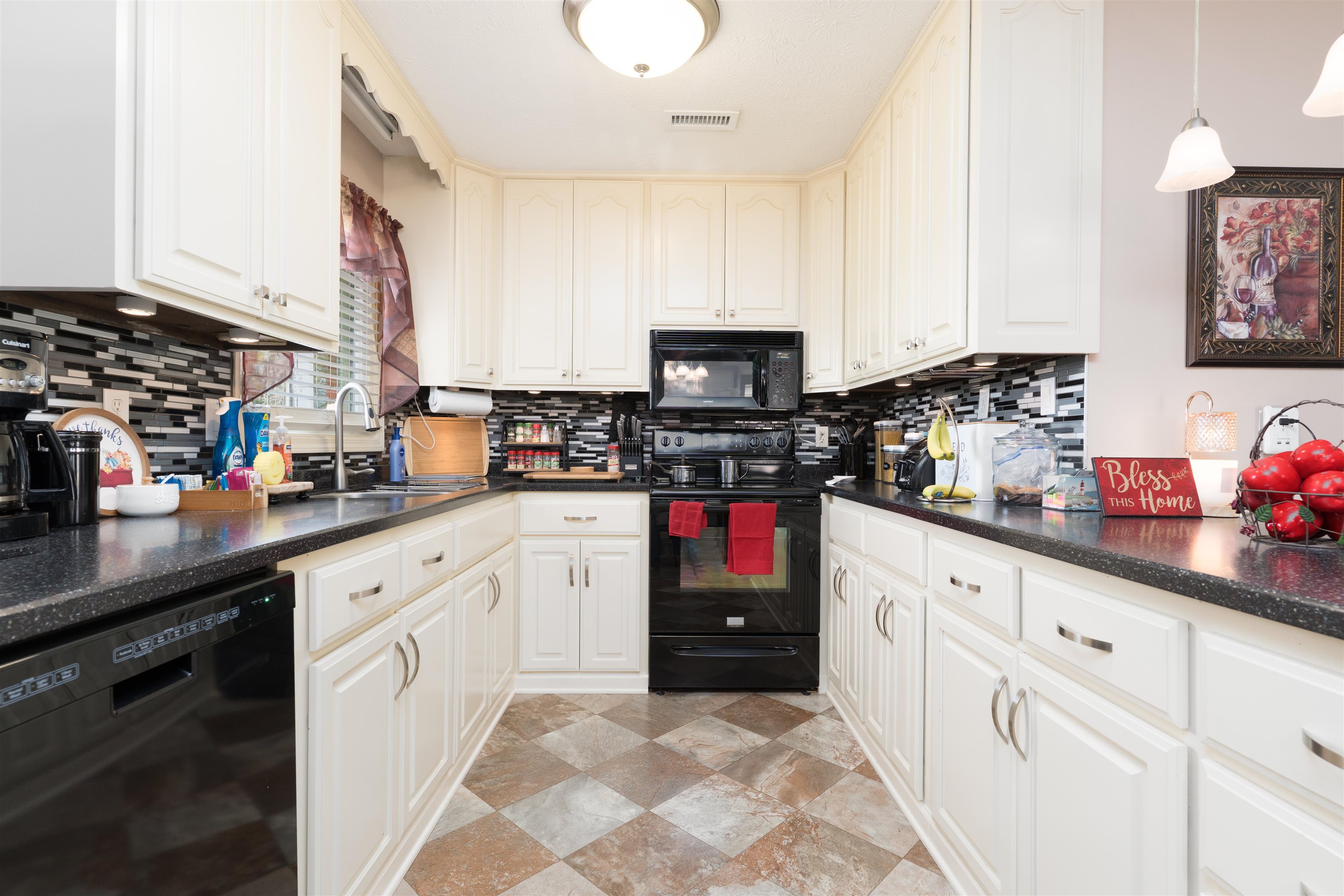 1570 Fogle Road, Owensboro, Kentucky 42301, 3 Bedrooms Bedrooms, ,1 BathroomBathrooms,Single Family Residence,For Sale,Fogle Road,92044