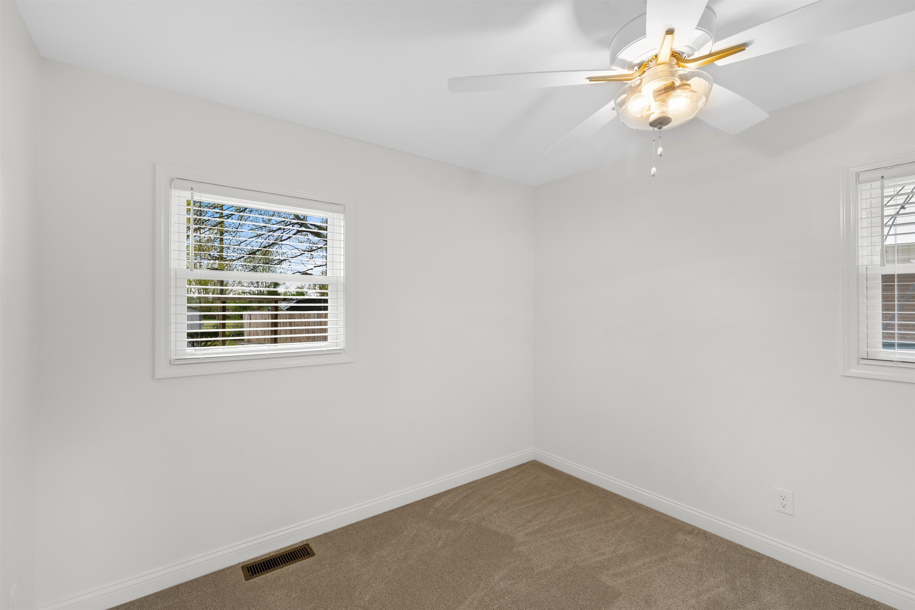 1315 Holland Avenue, Lewisport, Kentucky 42351, 4 Bedrooms Bedrooms, ,2 BathroomsBathrooms,Single Family Residence,For Sale,Holland Avenue,92050
