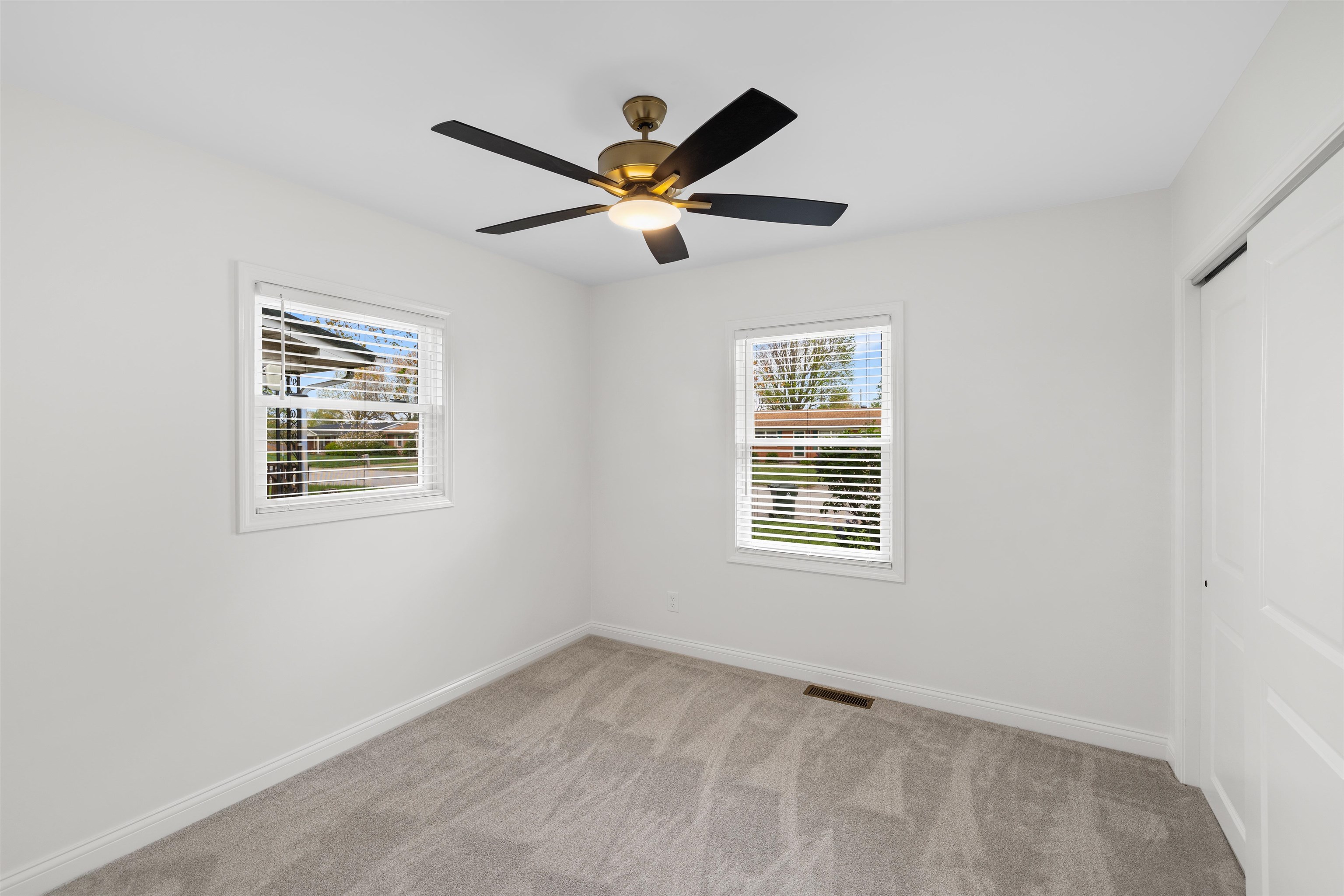 1315 Holland Avenue, Lewisport, Kentucky 42351, 4 Bedrooms Bedrooms, ,2 BathroomsBathrooms,Single Family Residence,For Sale,Holland Avenue,92050