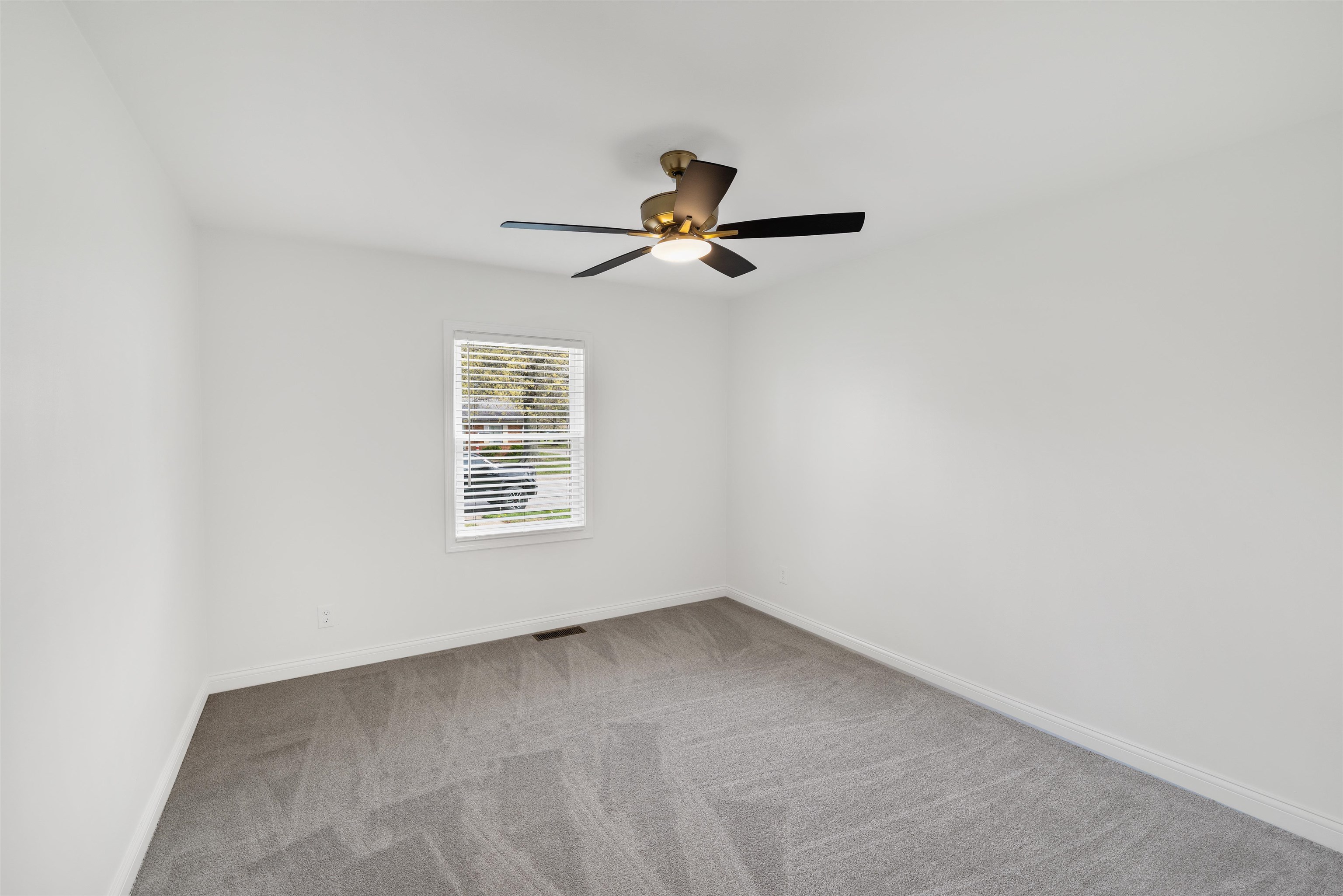 1315 Holland Avenue, Lewisport, Kentucky 42351, 4 Bedrooms Bedrooms, ,2 BathroomsBathrooms,Single Family Residence,For Sale,Holland Avenue,92050