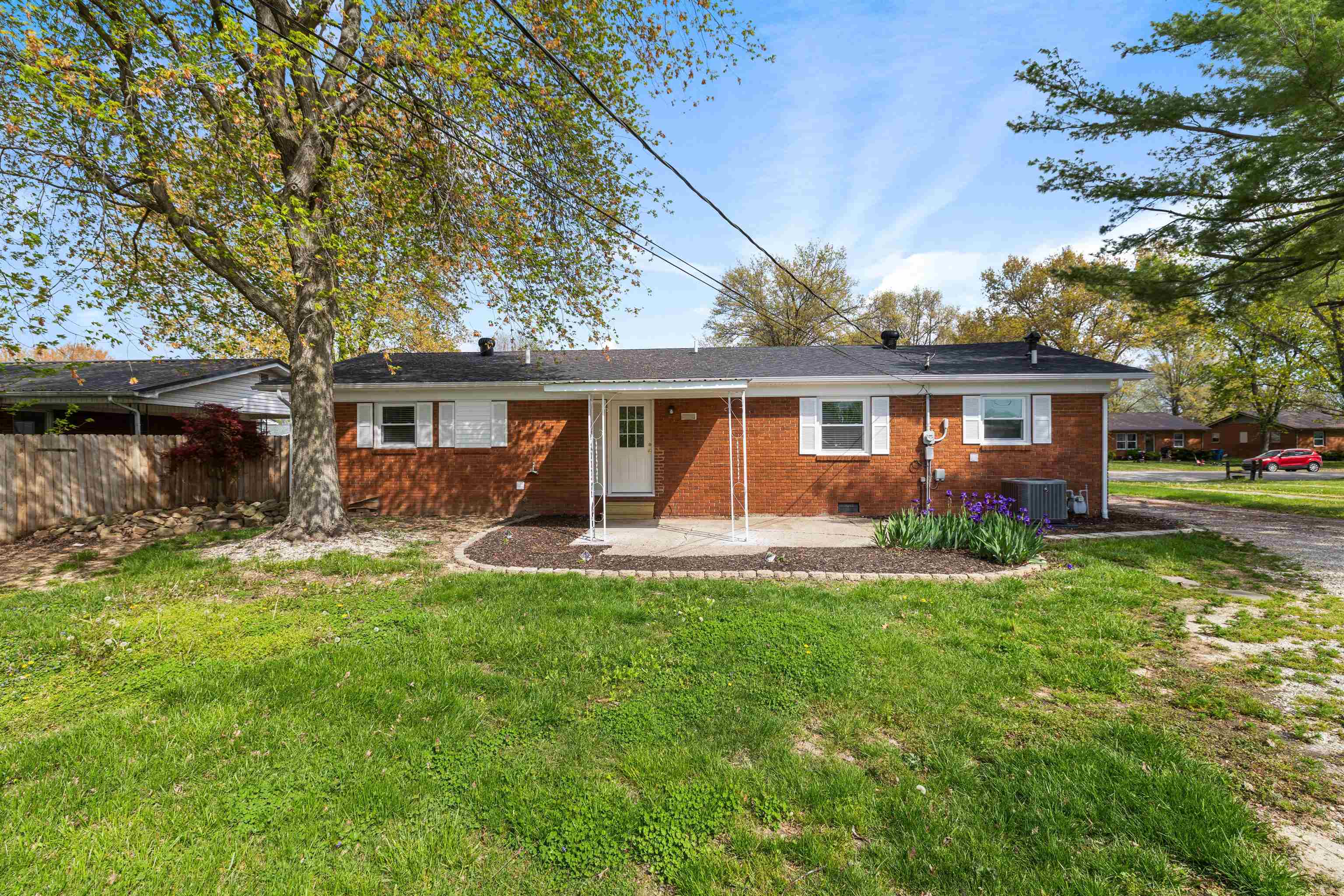 1315 Holland Avenue, Lewisport, Kentucky 42351, 4 Bedrooms Bedrooms, ,2 BathroomsBathrooms,Single Family Residence,For Sale,Holland Avenue,92050