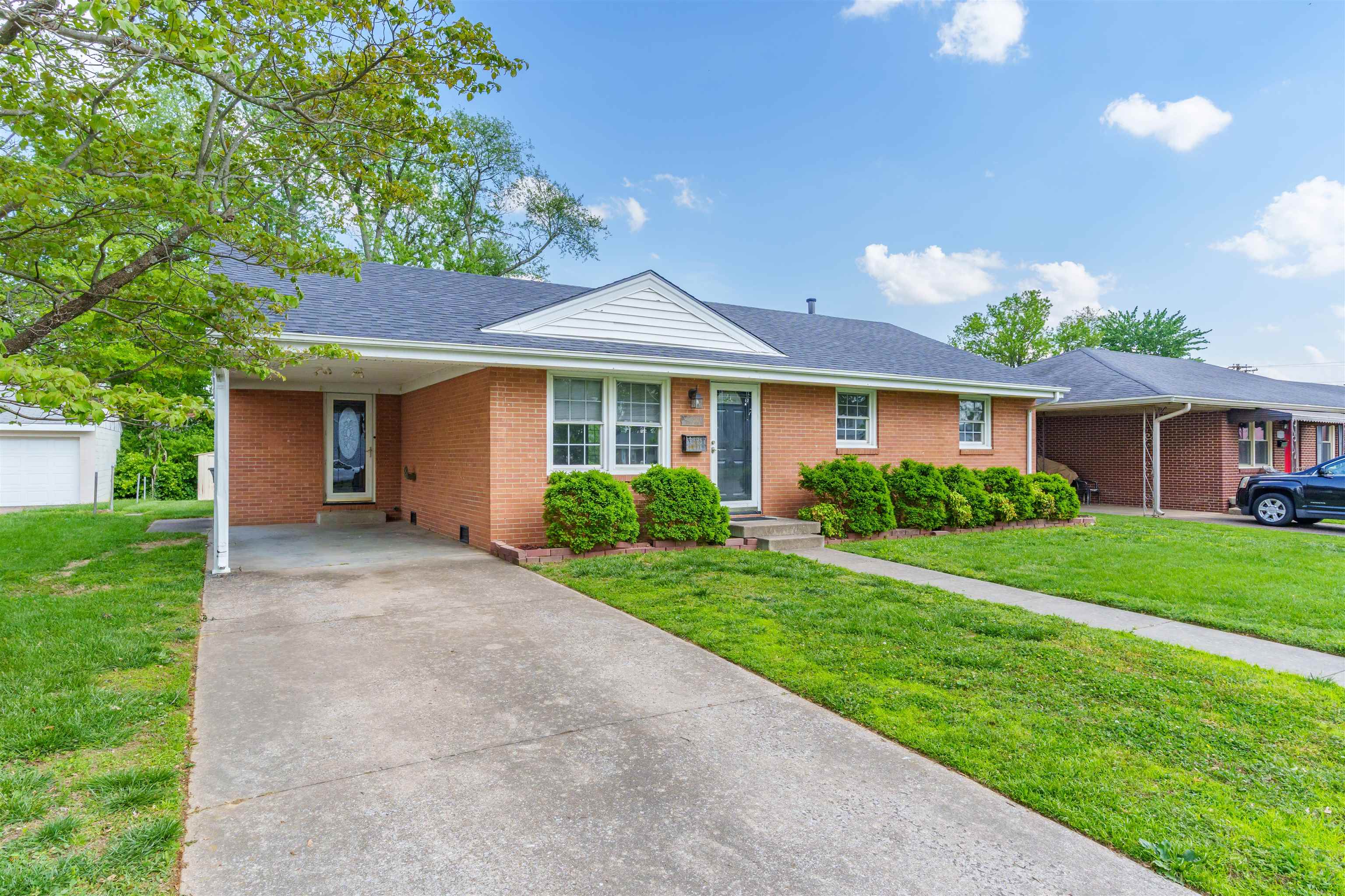 3921 Steele Drive, Owensboro, Kentucky 42301, 3 Bedrooms Bedrooms, ,1 BathroomBathrooms,Single Family Residence,For Sale,Steele Drive,92054