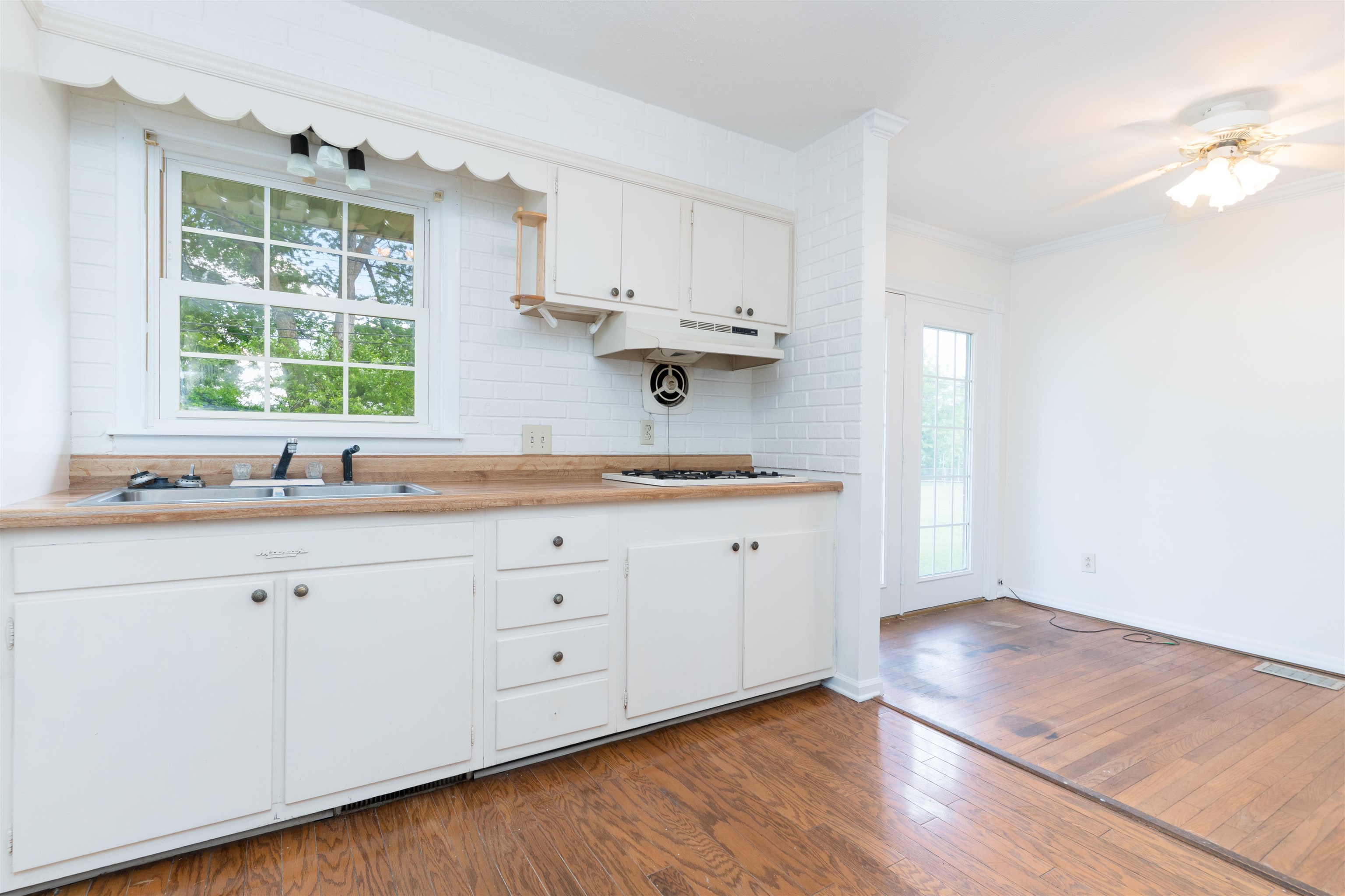 3921 Steele Drive, Owensboro, Kentucky 42301, 3 Bedrooms Bedrooms, ,1 BathroomBathrooms,Single Family Residence,For Sale,Steele Drive,92054