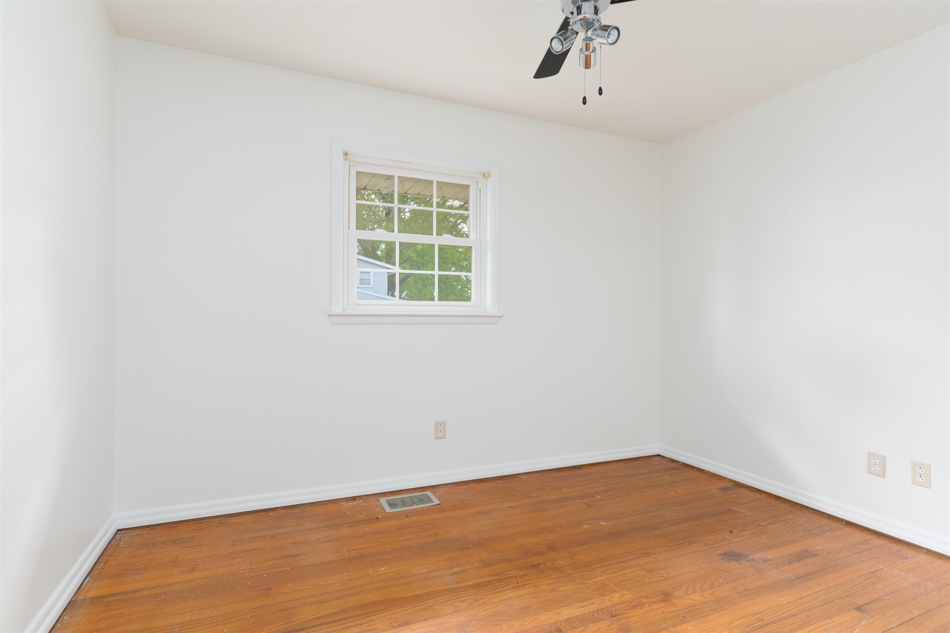 3921 Steele Drive, Owensboro, Kentucky 42301, 3 Bedrooms Bedrooms, ,1 BathroomBathrooms,Single Family Residence,For Sale,Steele Drive,92054