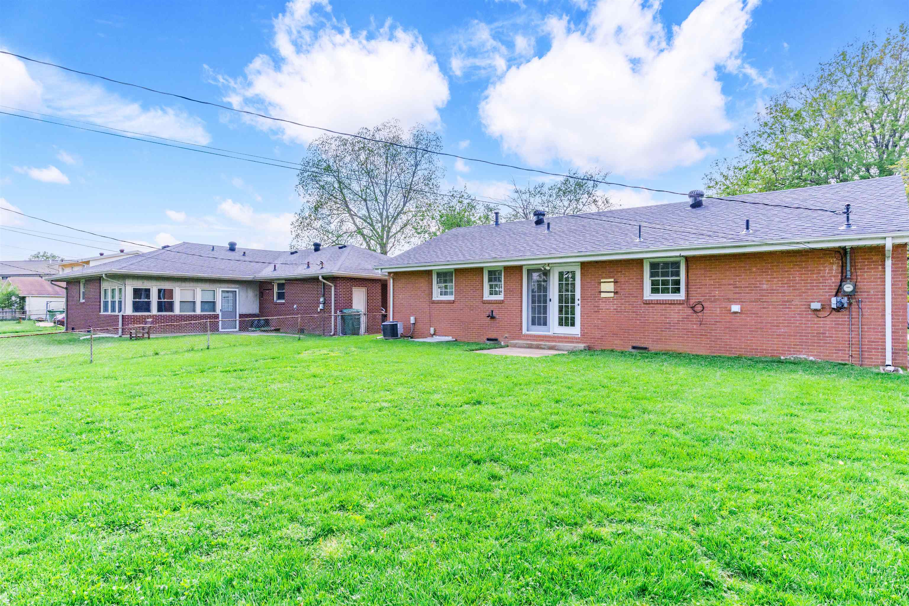 3921 Steele Drive, Owensboro, Kentucky 42301, 3 Bedrooms Bedrooms, ,1 BathroomBathrooms,Single Family Residence,For Sale,Steele Drive,92054