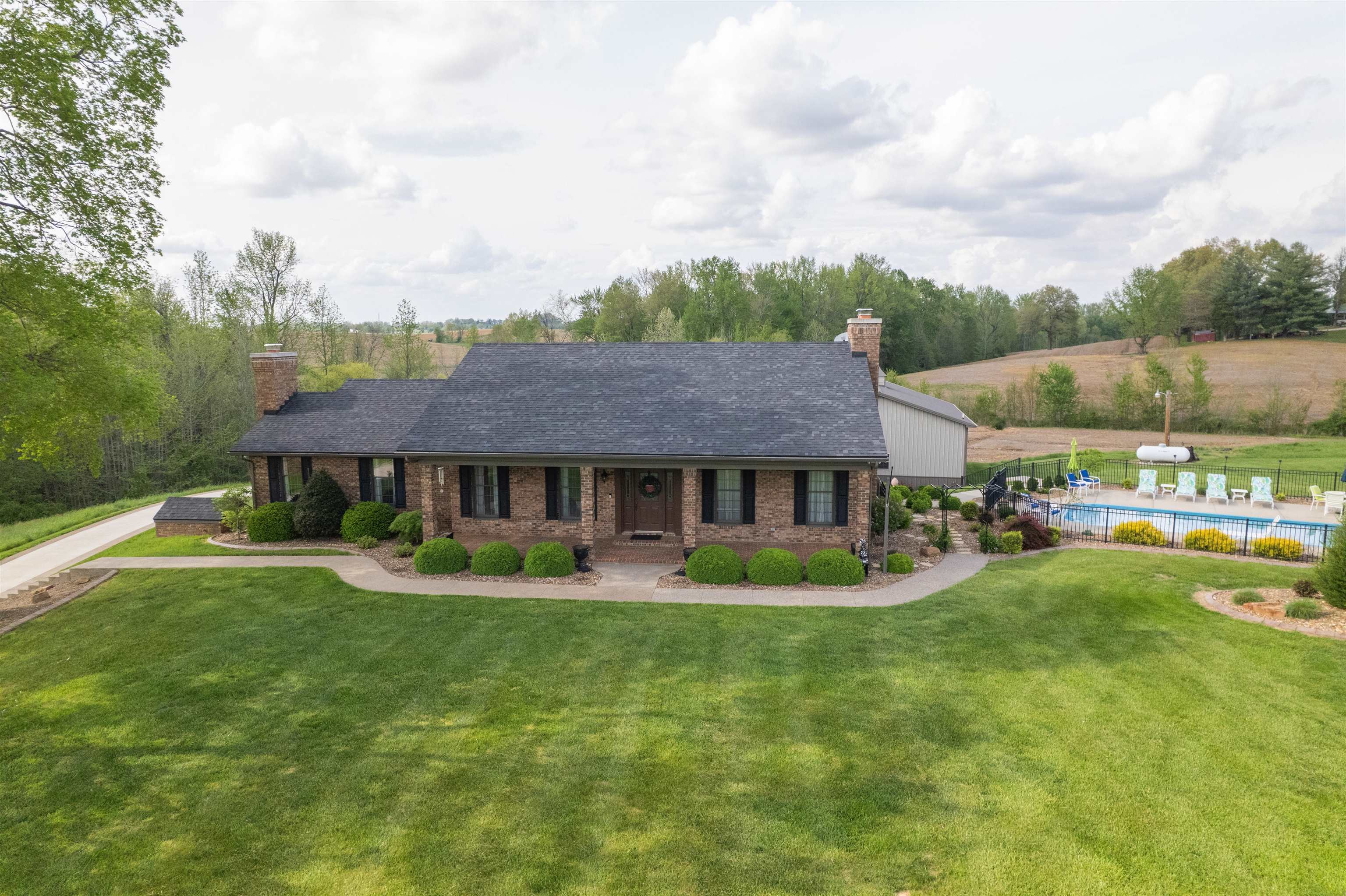 3041 Wrights Landing Road, Owensboro, Kentucky 42303, 5 Bedrooms Bedrooms, ,3 BathroomsBathrooms,Single Family Residence,For Sale,Wrights Landing Road,92056