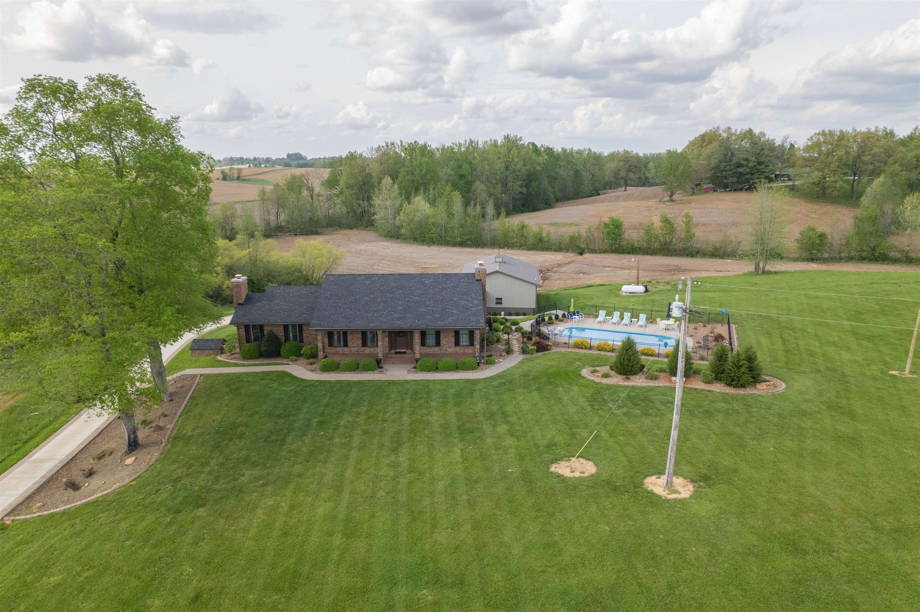 3041 Wrights Landing Road, Owensboro, Kentucky 42303, 5 Bedrooms Bedrooms, ,3 BathroomsBathrooms,Single Family Residence,For Sale,Wrights Landing Road,92056