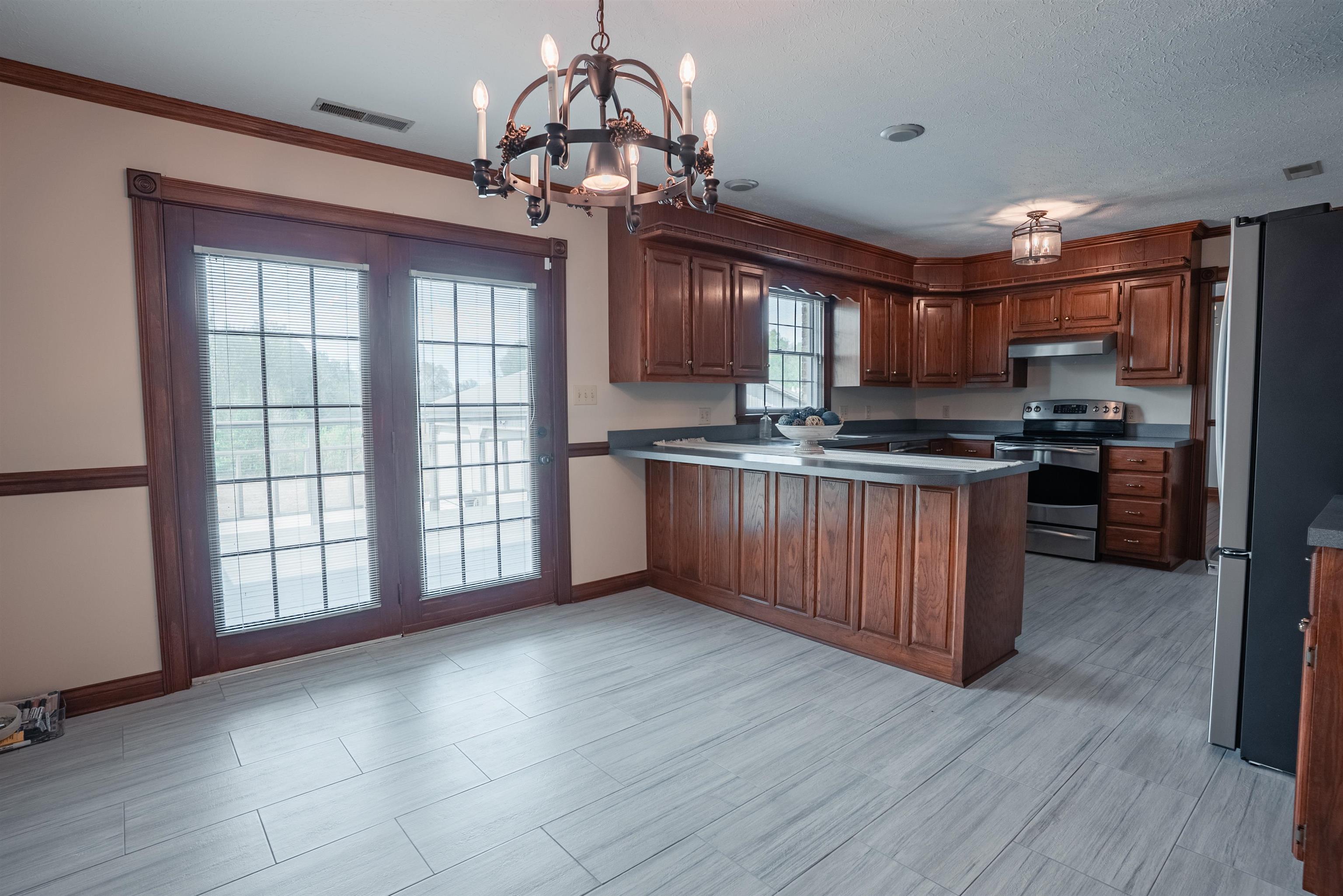 3041 Wrights Landing Road, Owensboro, Kentucky 42303, 5 Bedrooms Bedrooms, ,3 BathroomsBathrooms,Single Family Residence,For Sale,Wrights Landing Road,92056
