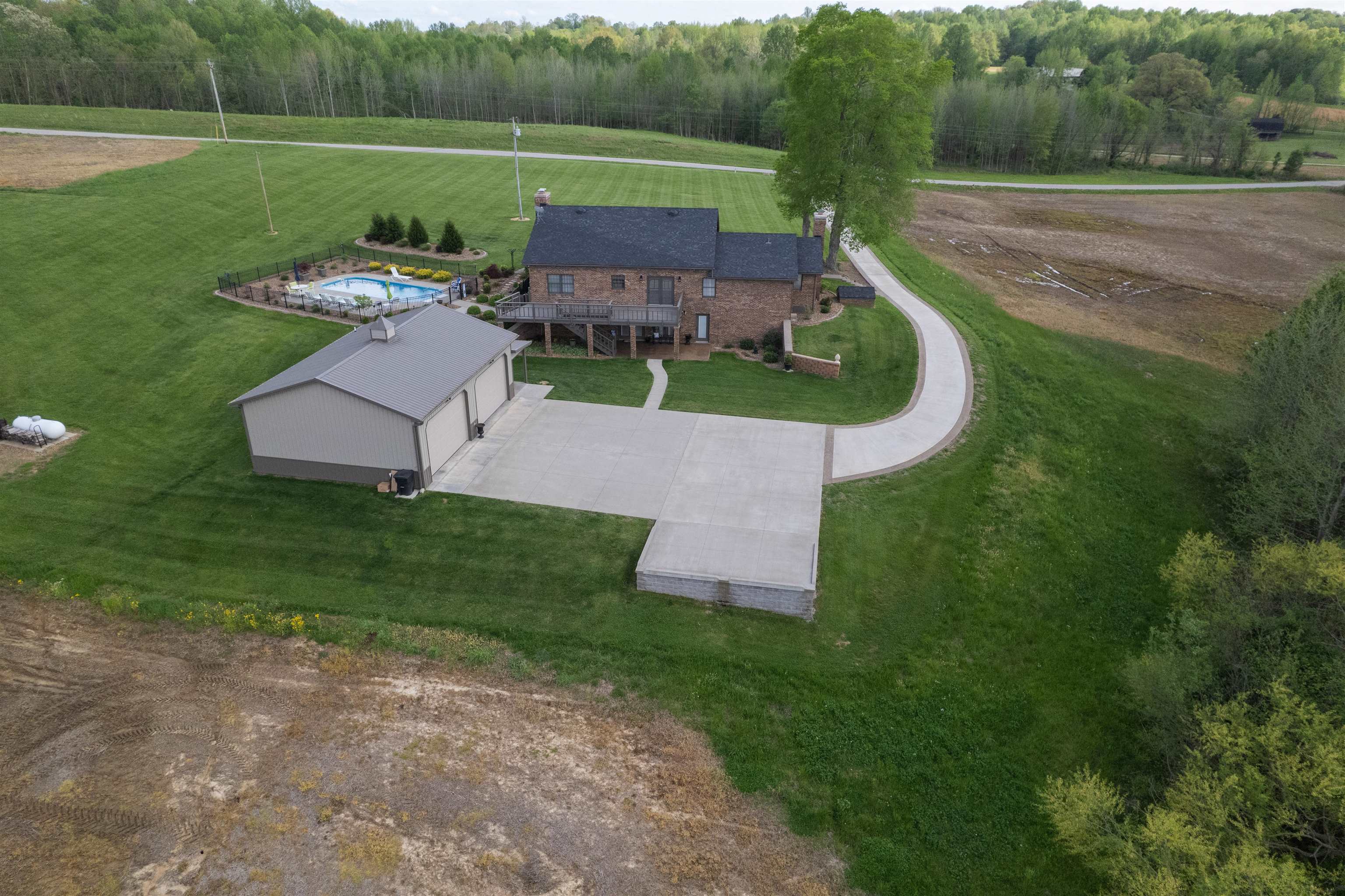 3041 Wrights Landing Road, Owensboro, Kentucky 42303, 5 Bedrooms Bedrooms, ,3 BathroomsBathrooms,Single Family Residence,For Sale,Wrights Landing Road,92056