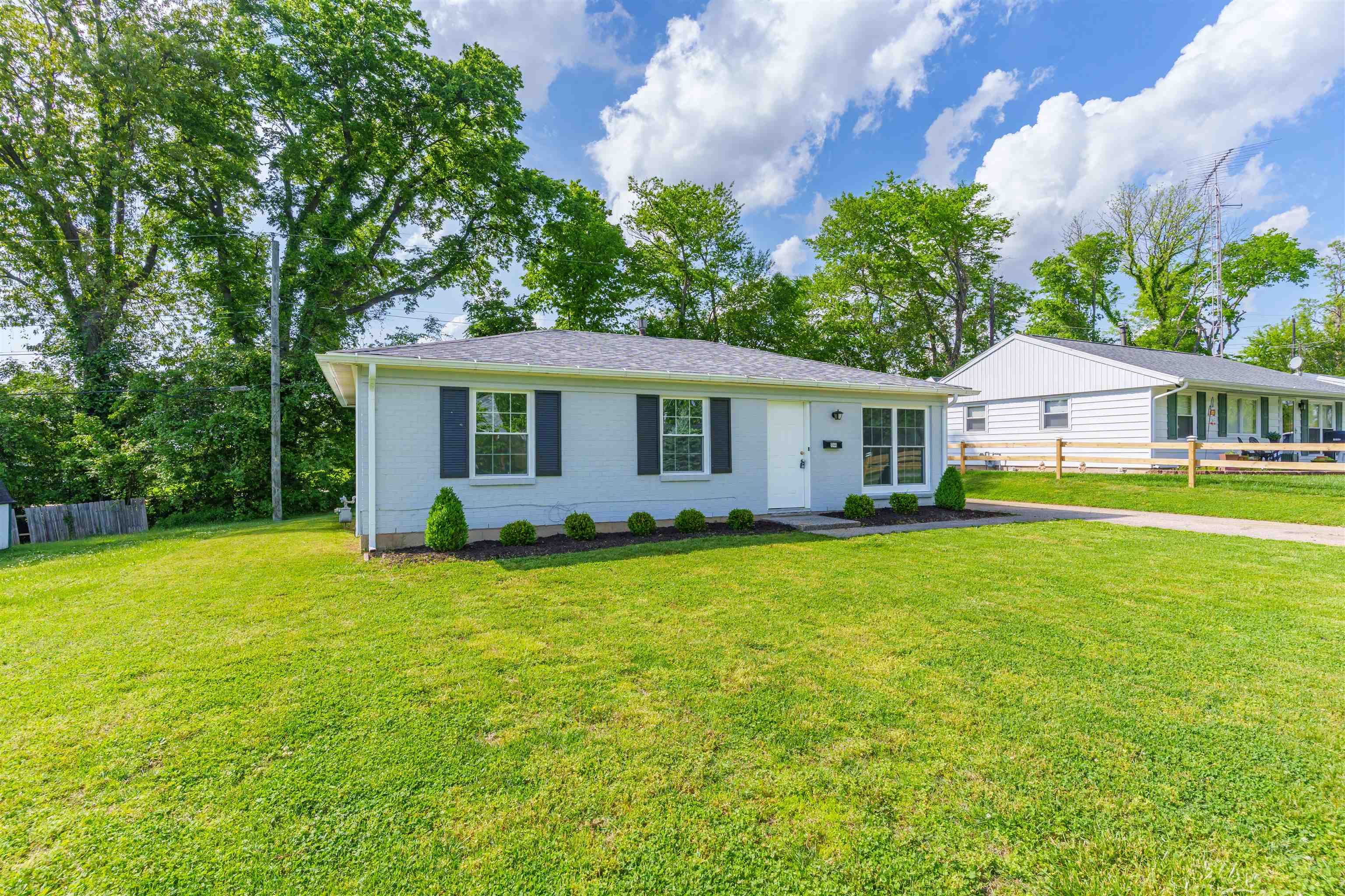 1144 Gilbert Ln, Owensboro, Kentucky 42303, 3 Bedrooms Bedrooms, ,1 BathroomBathrooms,Single Family Residence,For Sale,Gilbert Ln,92059