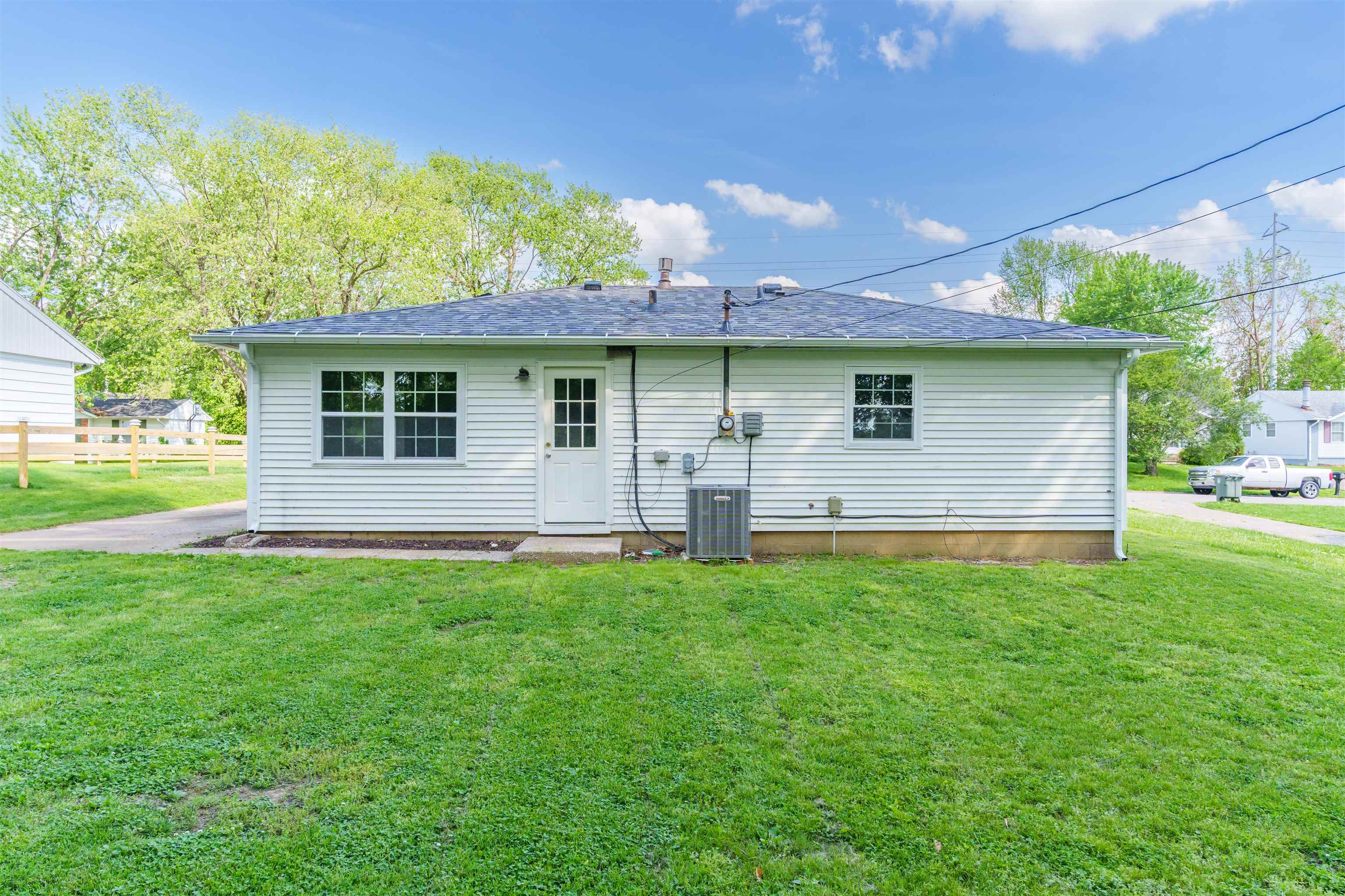 1144 Gilbert Ln, Owensboro, Kentucky 42303, 3 Bedrooms Bedrooms, ,1 BathroomBathrooms,Single Family Residence,For Sale,Gilbert Ln,92059
