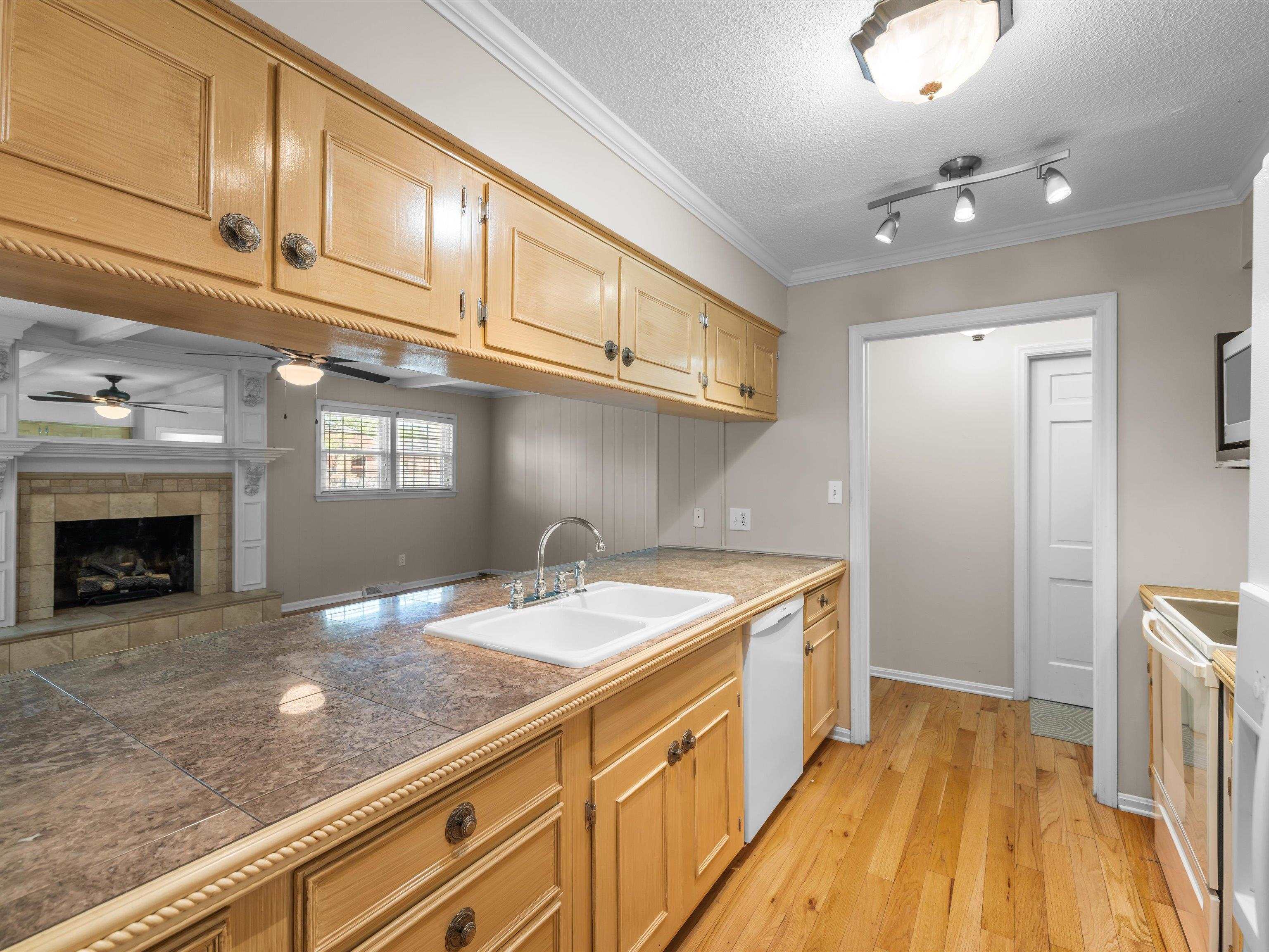 1523 Forrest Lane, Owensboro, Kentucky 42301, 3 Bedrooms Bedrooms, ,2 BathroomsBathrooms,Single Family Residence,For Sale,Forrest Lane,92060