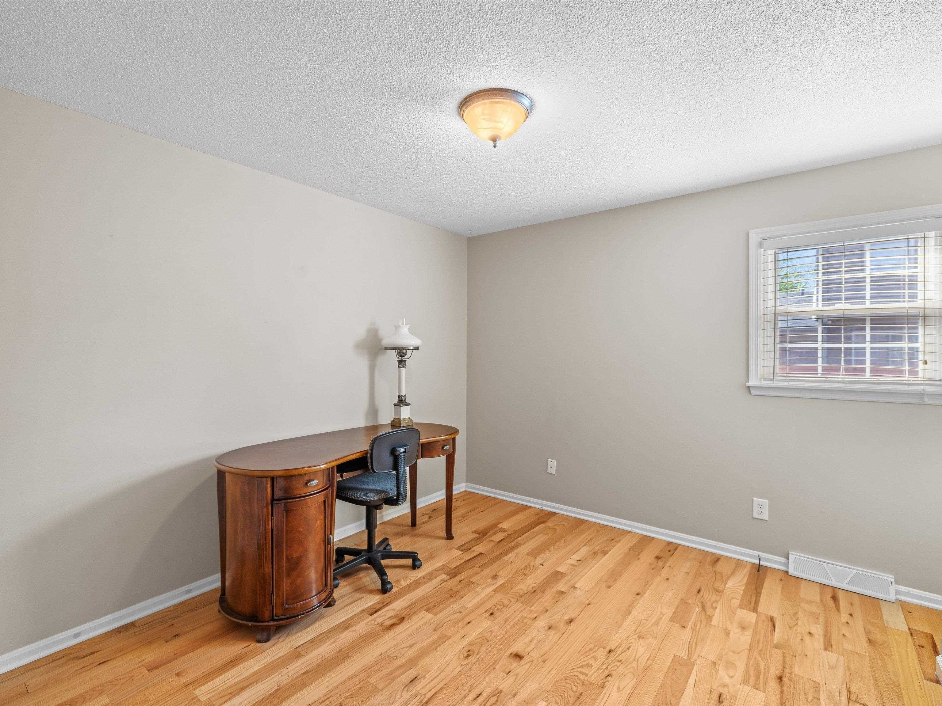 1523 Forrest Lane, Owensboro, Kentucky 42301, 3 Bedrooms Bedrooms, ,2 BathroomsBathrooms,Single Family Residence,For Sale,Forrest Lane,92060