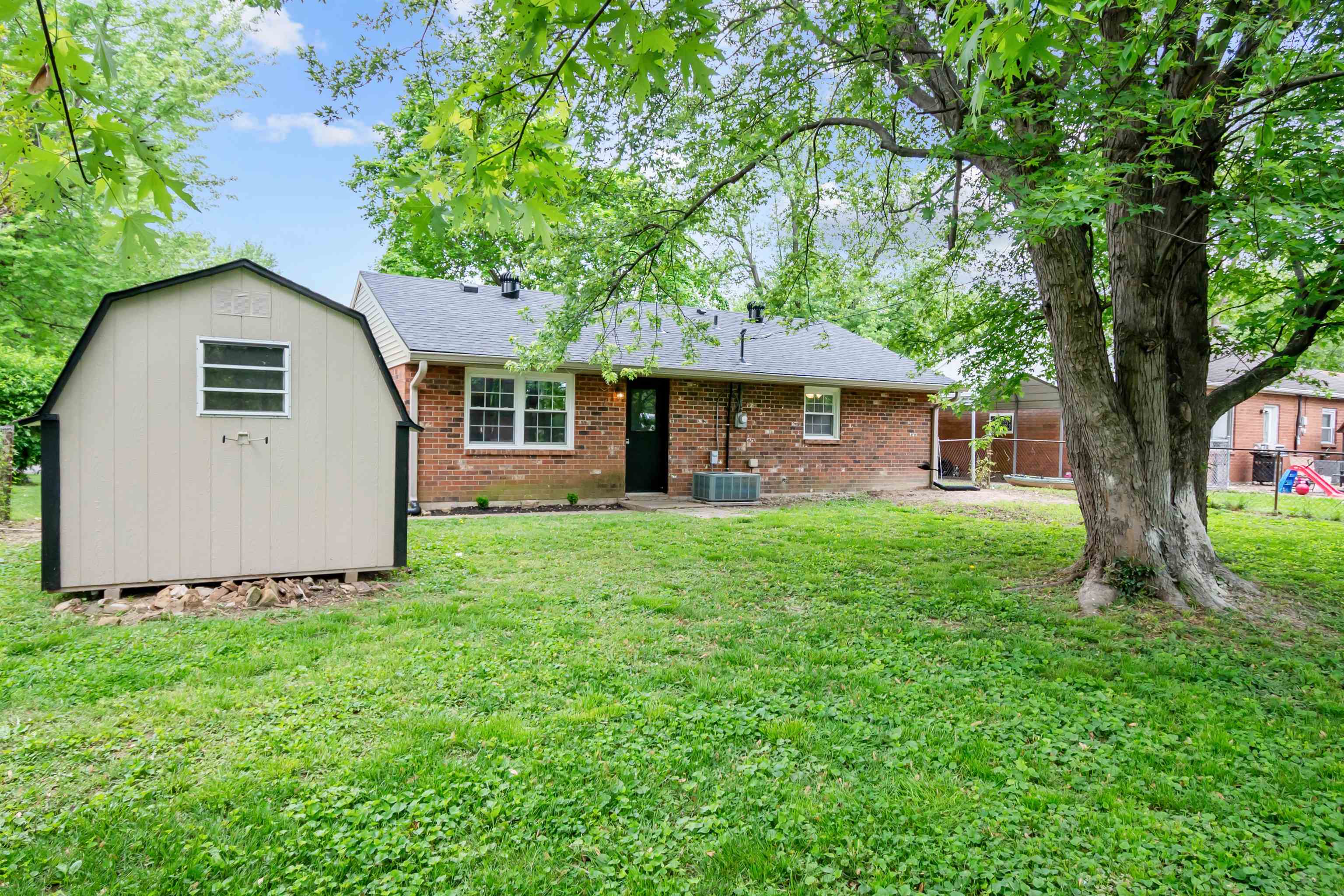 3501 Winchester Dr, Owensboro, Kentucky 42301, 3 Bedrooms Bedrooms, ,1 BathroomBathrooms,Single Family Residence,For Sale,Winchester Dr,92062