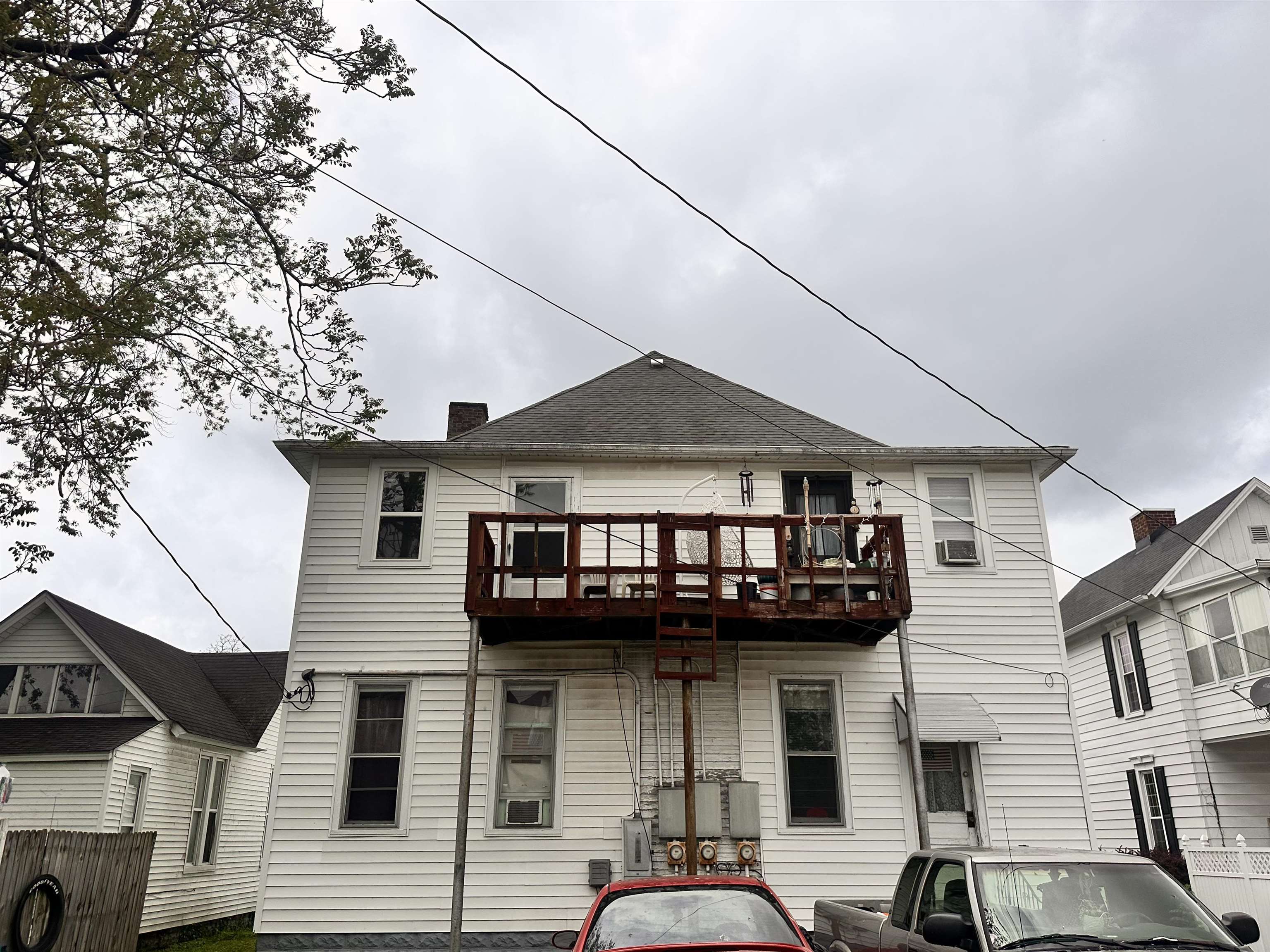 711 Locust St, Owensboro, Kentucky 42301, 5 Bedrooms Bedrooms, ,3 BathroomsBathrooms,Triplex,For Sale,Locust St,92063
