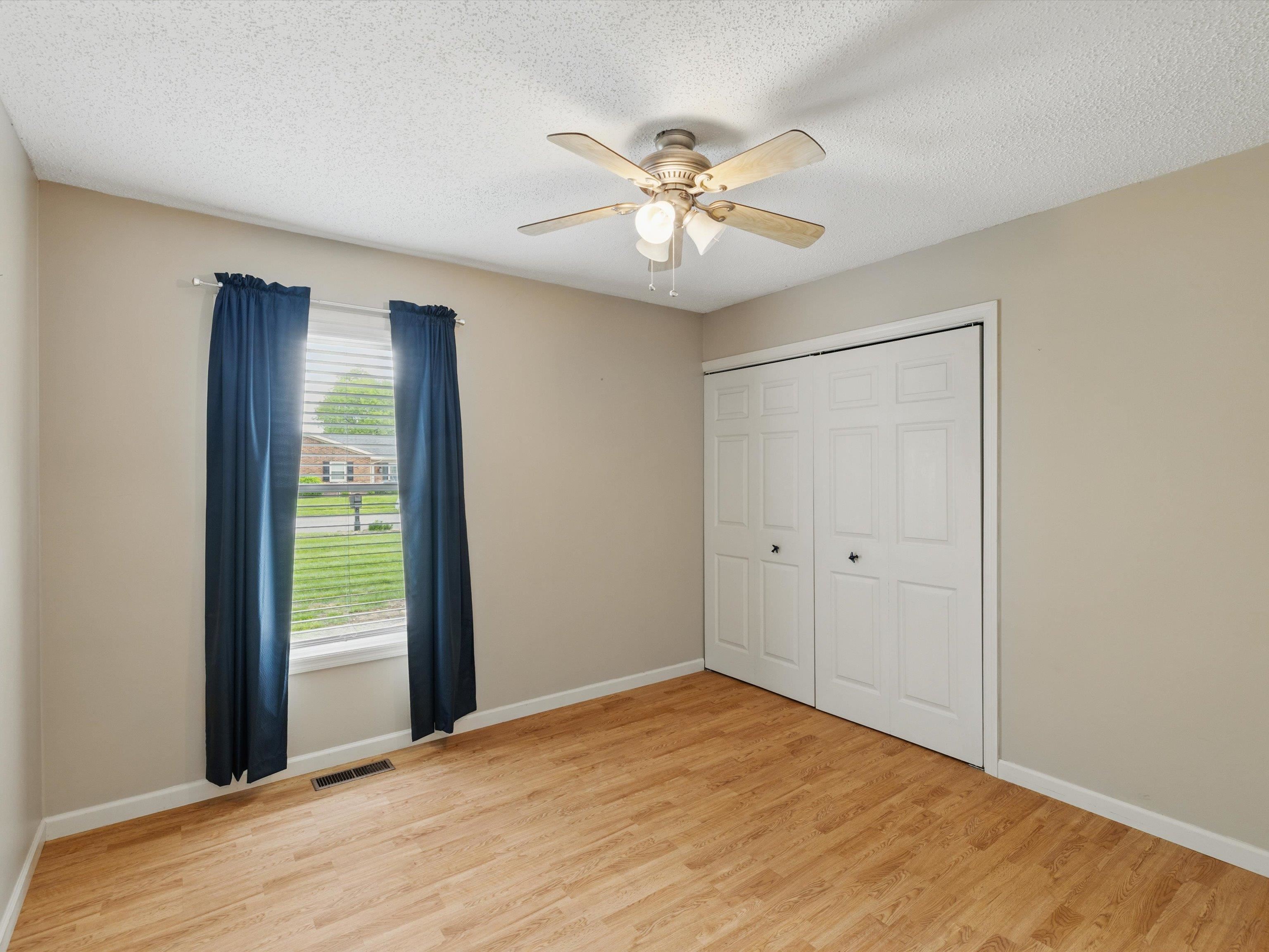 2700 Donerail Dr, Owensboro, Kentucky 42301, 3 Bedrooms Bedrooms, ,2 BathroomsBathrooms,Single Family Residence,For Sale,Donerail Dr,92064