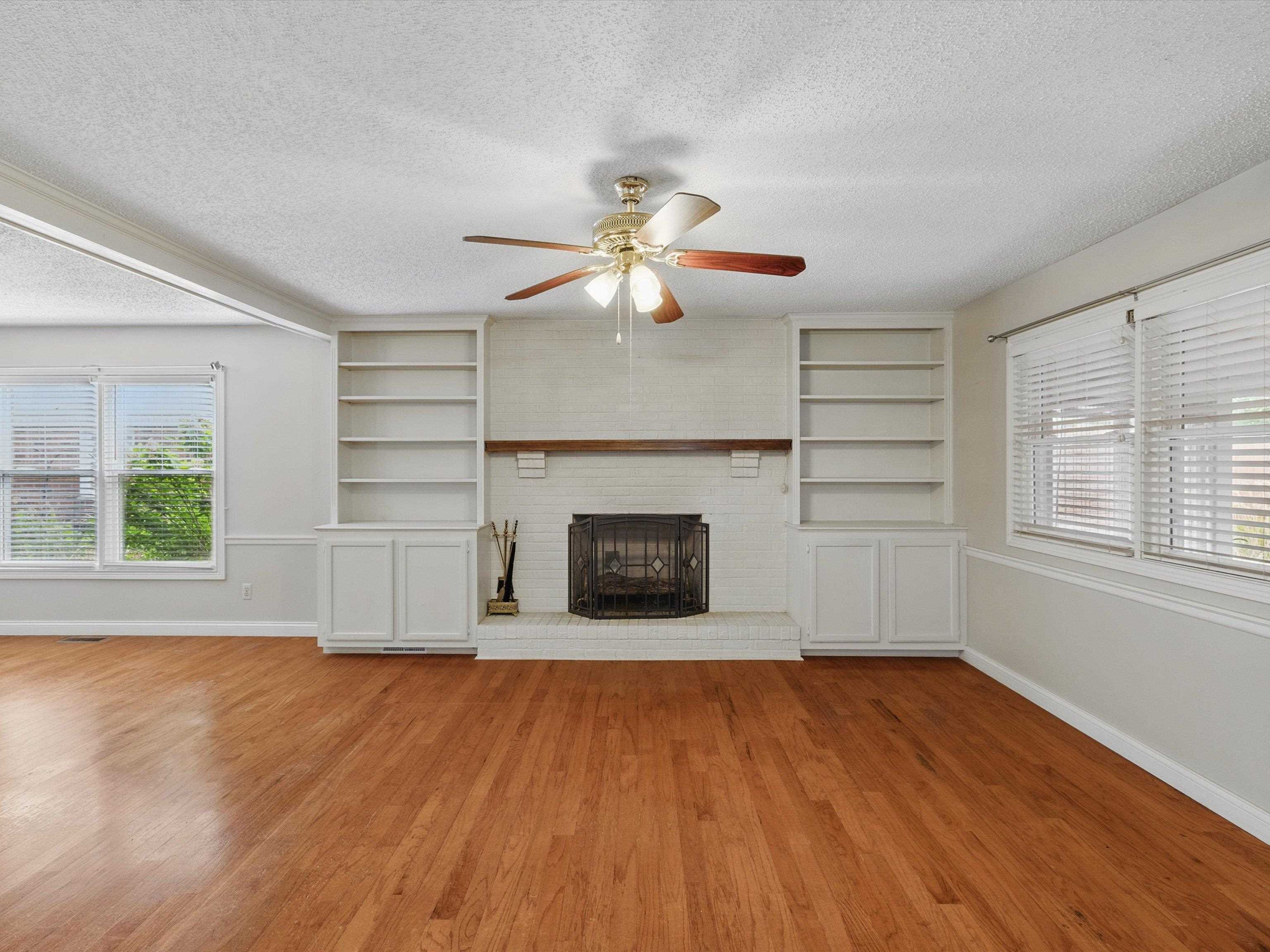 2700 Donerail Dr, Owensboro, Kentucky 42301, 3 Bedrooms Bedrooms, ,2 BathroomsBathrooms,Single Family Residence,For Sale,Donerail Dr,92064