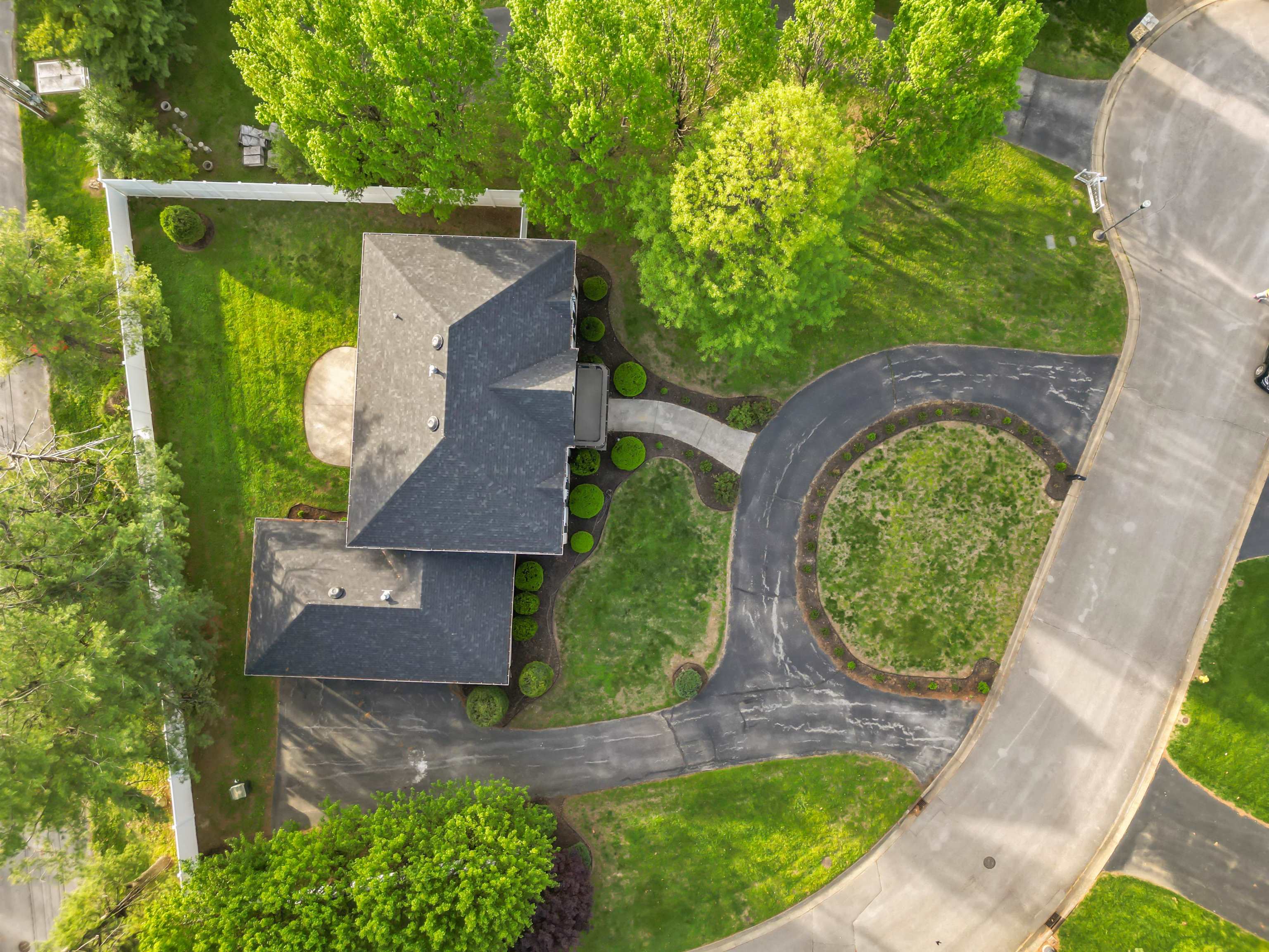 2501 Riverrun Cove, Owensboro, Kentucky 42303, 4 Bedrooms Bedrooms, ,3 BathroomsBathrooms,Single Family Residence,For Sale,Riverrun Cove,92071