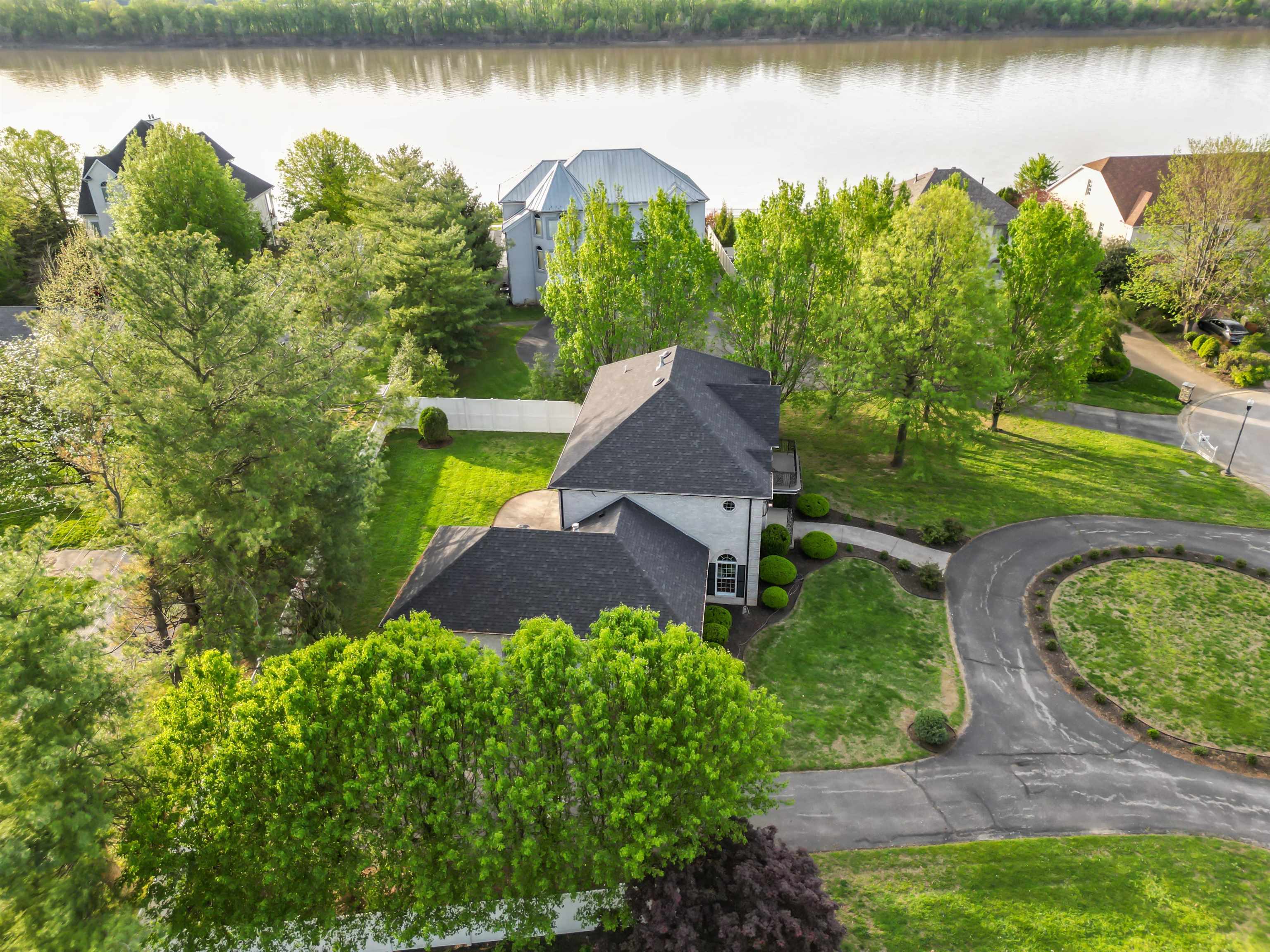 2501 Riverrun Cove, Owensboro, Kentucky 42303, 4 Bedrooms Bedrooms, ,3 BathroomsBathrooms,Single Family Residence,For Sale,Riverrun Cove,92071