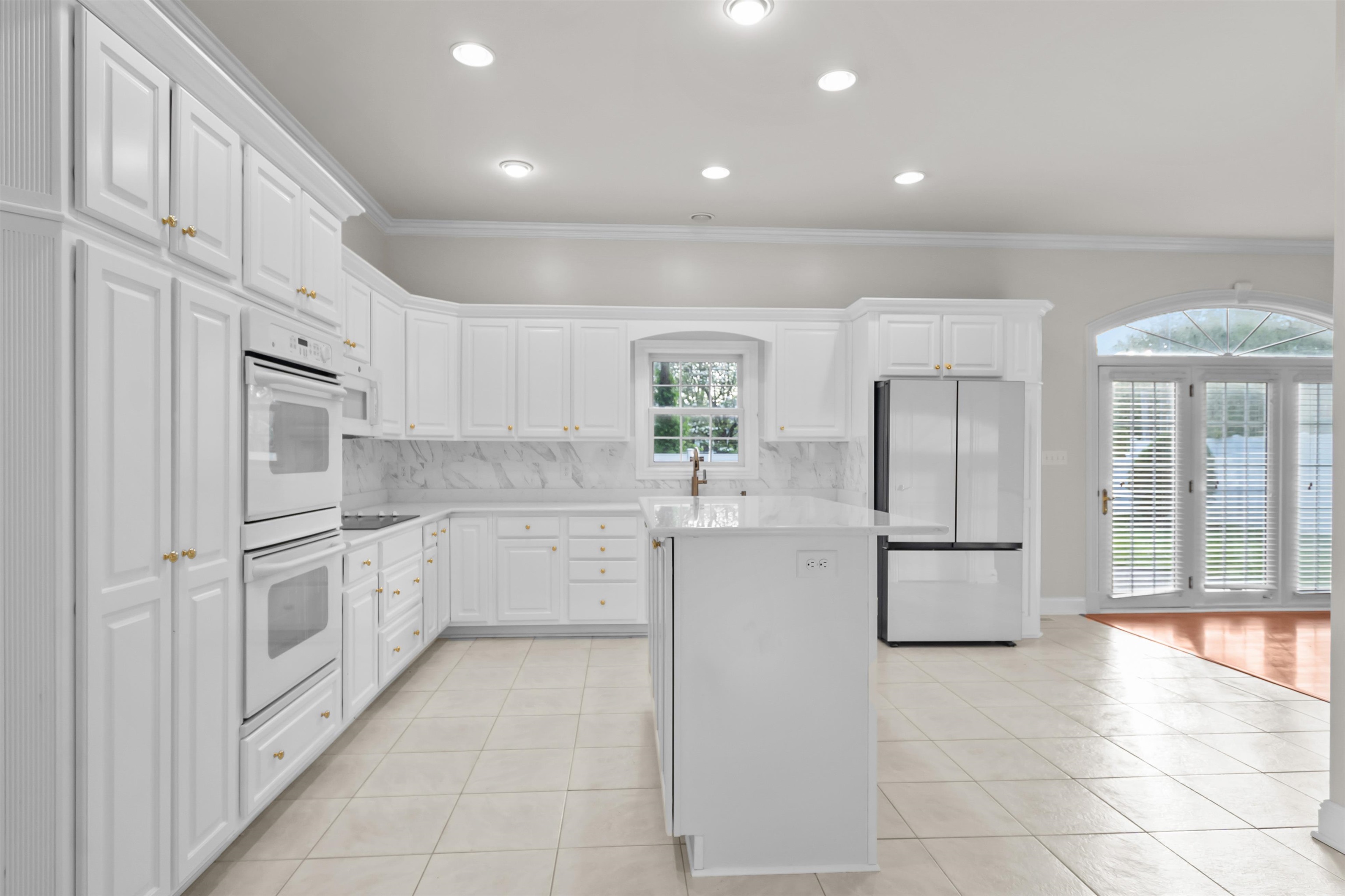 2501 Riverrun Cove, Owensboro, Kentucky 42303, 4 Bedrooms Bedrooms, ,3 BathroomsBathrooms,Single Family Residence,For Sale,Riverrun Cove,92071